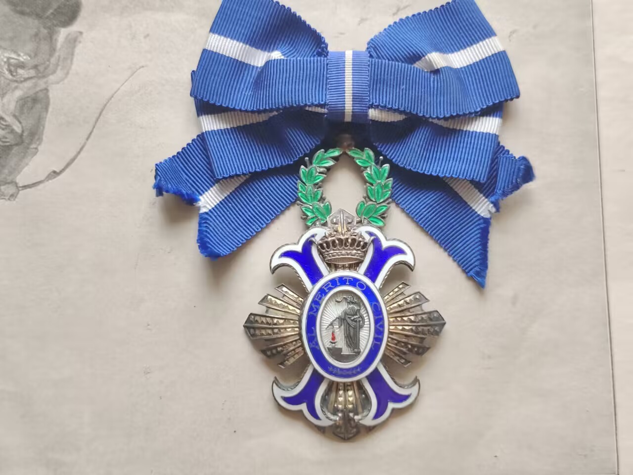 老威廉第三次麦稀奇拍卖 西班牙骑士级女版民事功绩勋章，西班牙国王阿方索十三世于1926年设立