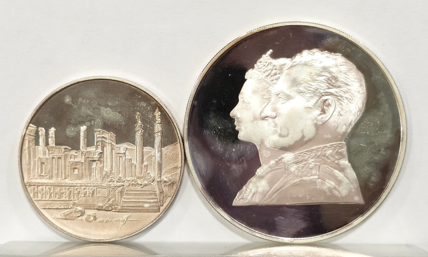 博洋堂世界钱币拍卖第034期（全场包邮） 1971伊朗波斯帝国2500年大钱包5枚一套精制银币，这种原装非常难得了