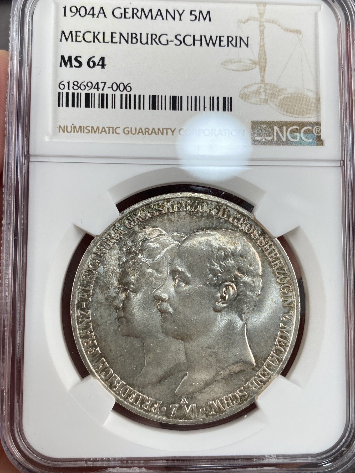 万国钱币拍卖第012期（视频直播专场） NGC MS64 1904年德国梅克伦堡什未林结婚纪念5马克，车轮暴光。