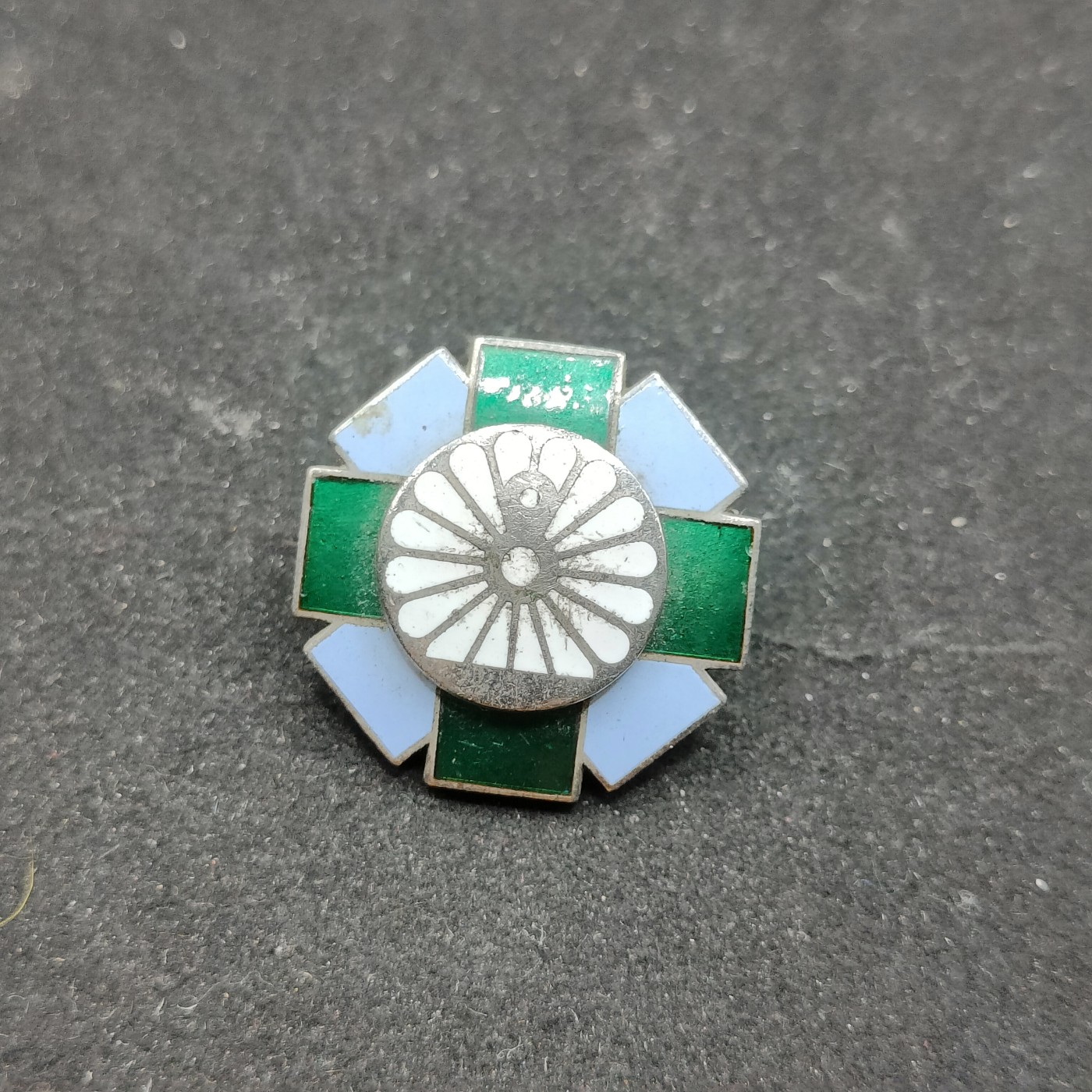 全场0元起拍 第73期 咸鱼国勋章拍卖专场 7月16日（周日）下午6：00开始 日本铁道珐琅章