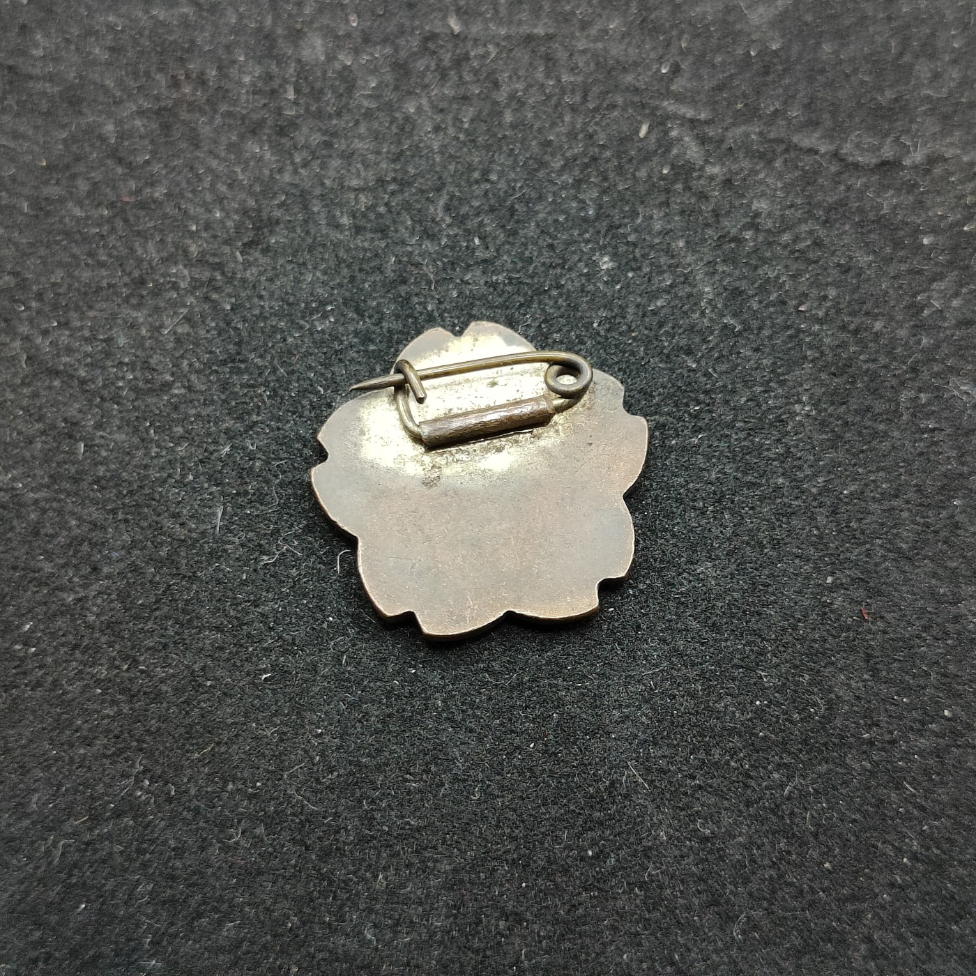 全场0元起拍 第73期 咸鱼国勋章拍卖专场 7月16日（周日）下午6：00开始 日本珐琅徽章