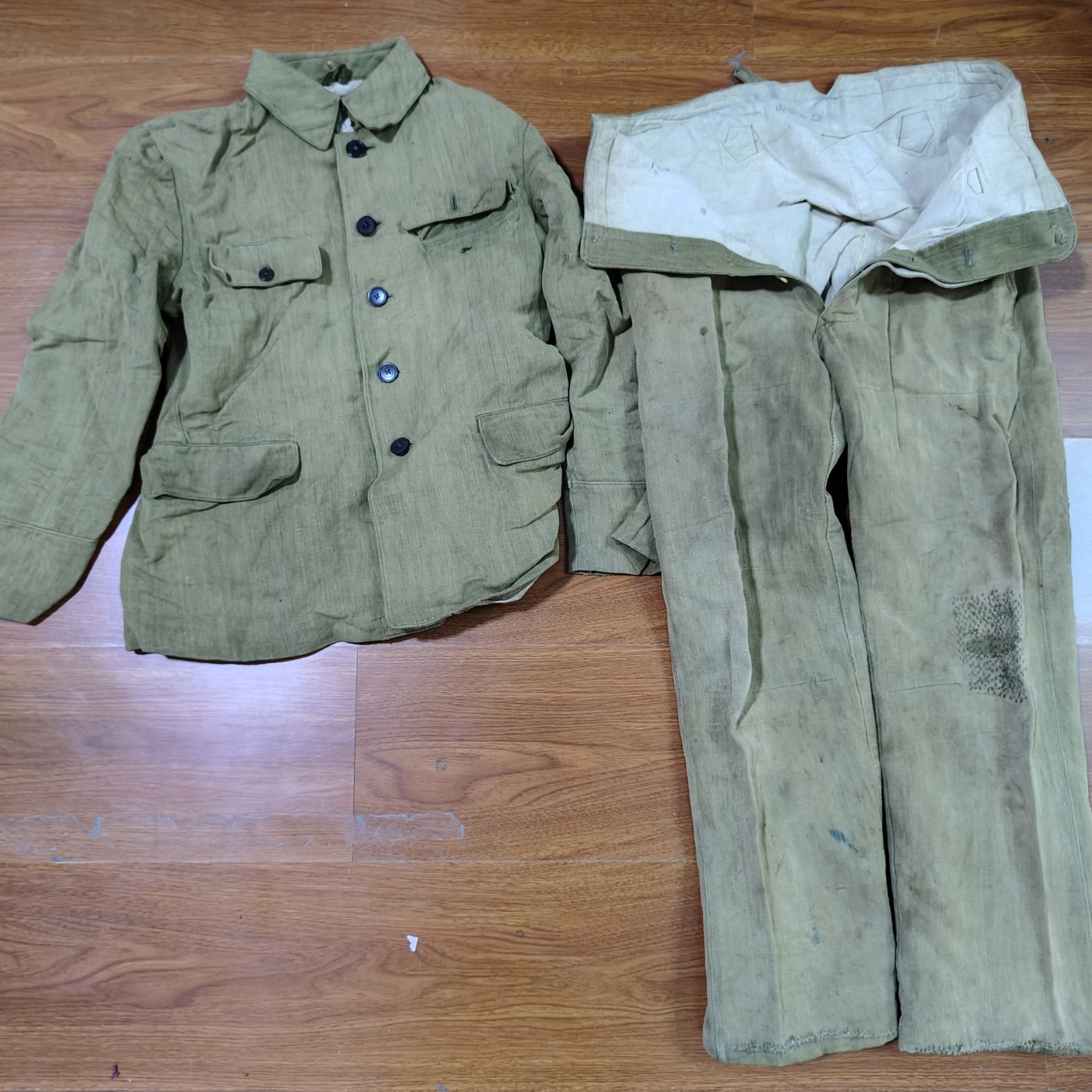 全场0元起拍 第73期 咸鱼国勋章拍卖专场 7月16日（周日）下午6：00开始 日本国战时民服一套，小码