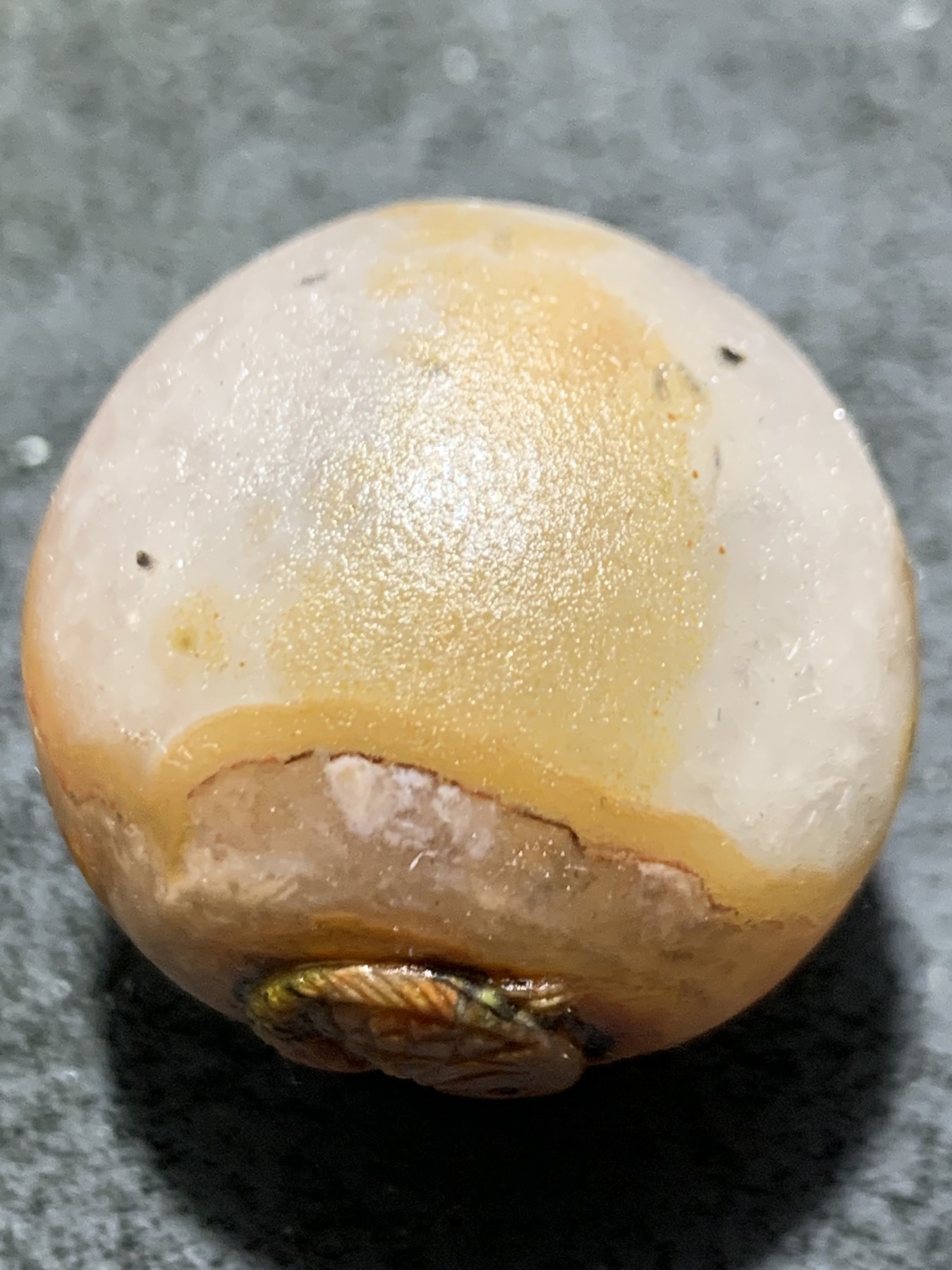 精美冰飘原皮亚光战国红玛瑙手工俏色巧雕鲤鱼打挺大圆珠一个