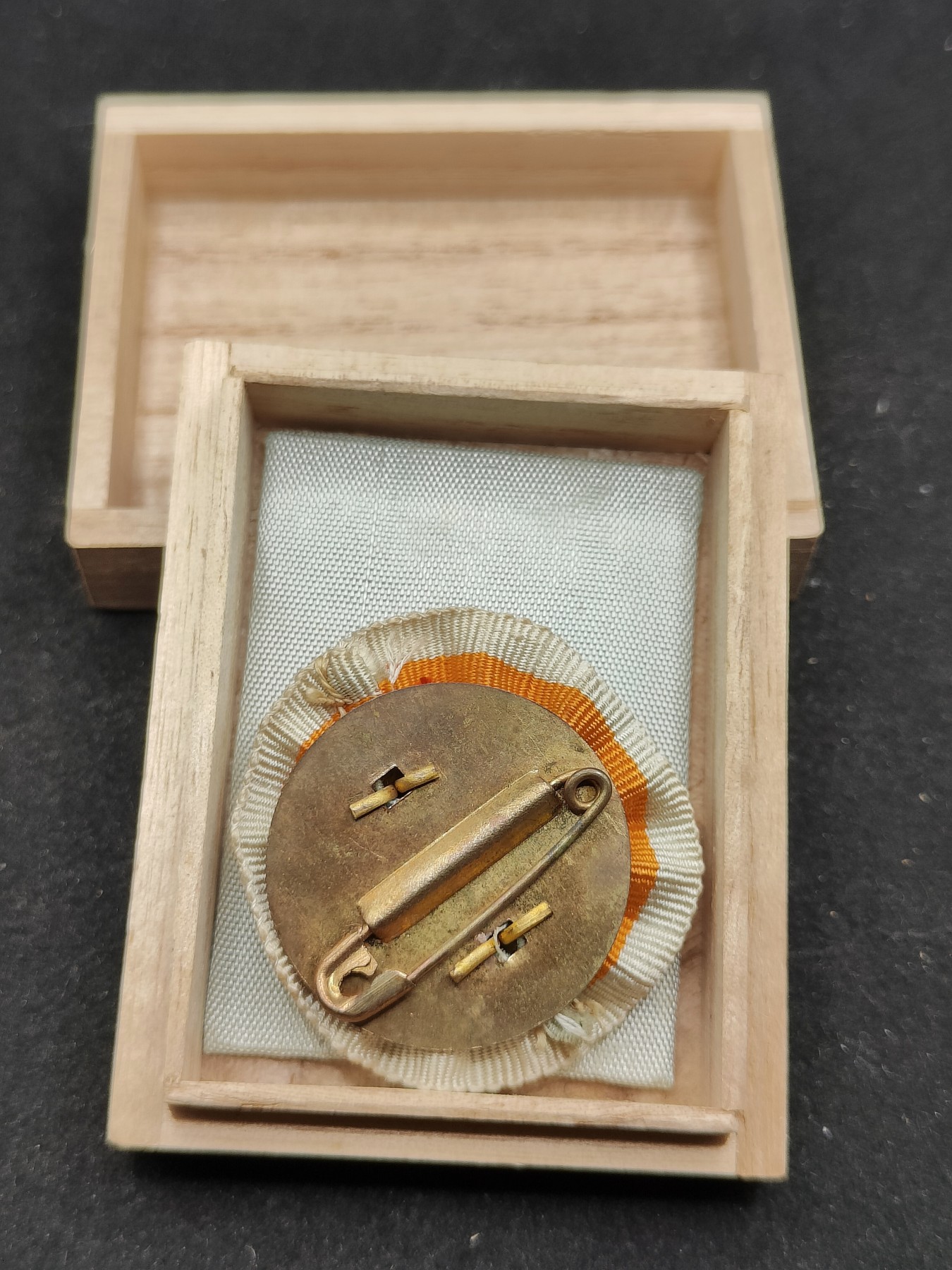 全场0元起拍 第73期 咸鱼国勋章拍卖专场 7月16日（周日）下午6：00开始 帝国在乡军人会 理事徽章