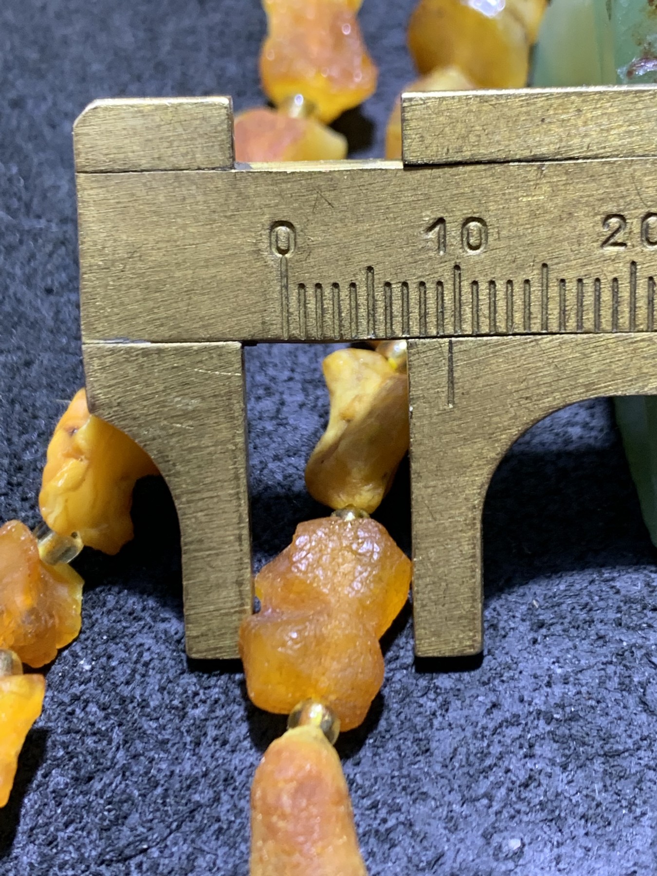 精美天然乌克兰蜜蜡随形原石项链1条！
