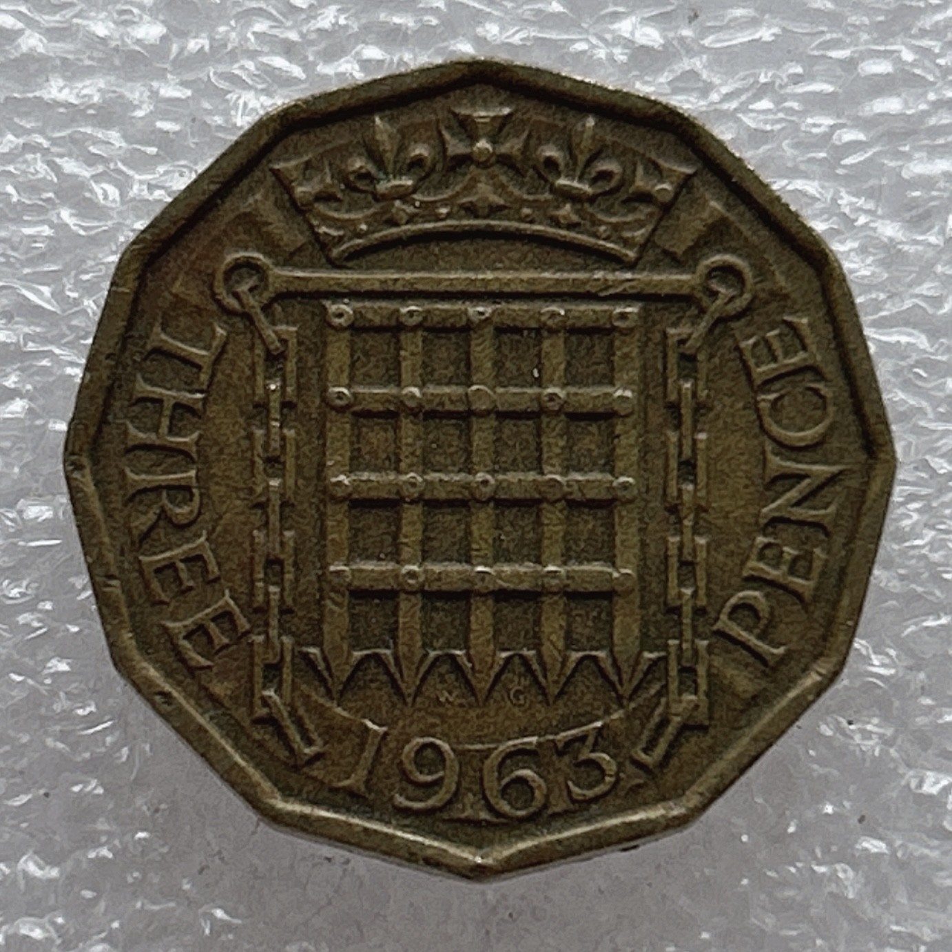 全场一元起拍 世界钱币散币场 第七期 英国1963年3便士 伊丽莎白二世 多边形黄铜币