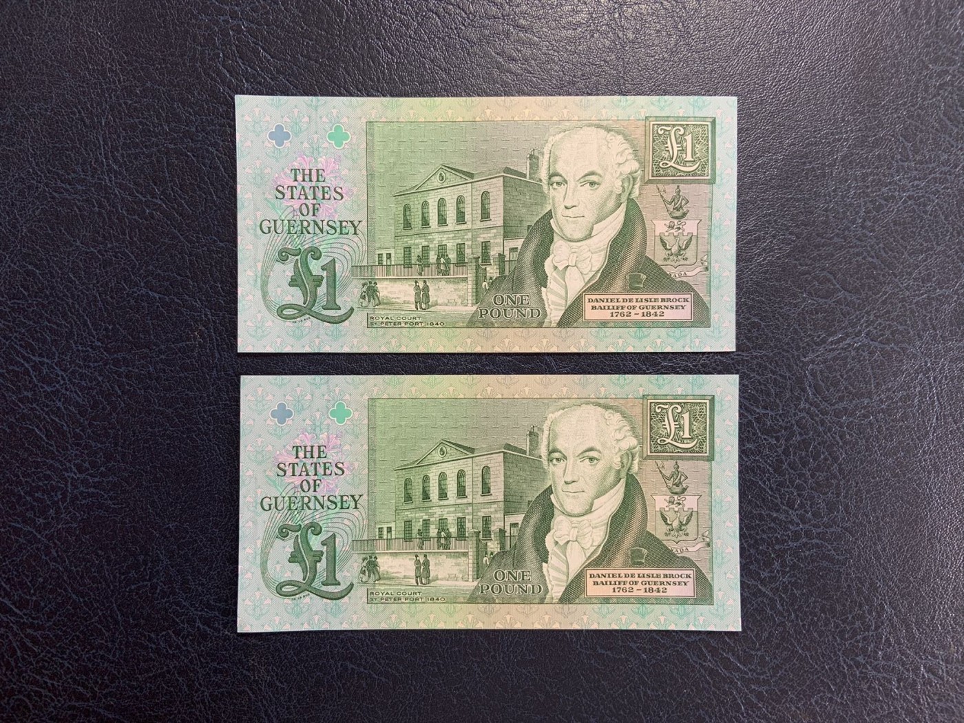 收藏联盟Quantum Auction 第274期拍卖 爱神维纳斯的故乡-塞浦路斯 格恩西1991-2016年1镑两张 品相全新UNC 号码无457 千位号