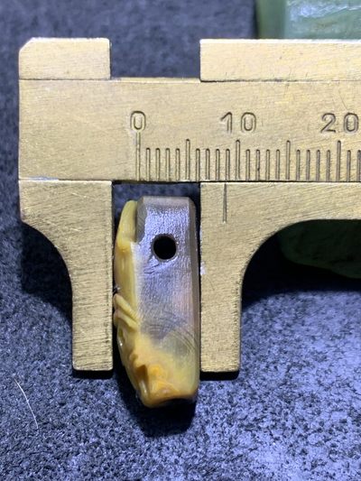 精美亚光战国红玛瑙手工雕刻骷髅教主一体佛头三通一个， 精美亚光战国红玛瑙手工雕刻骷髅教主一体佛头三通一个，