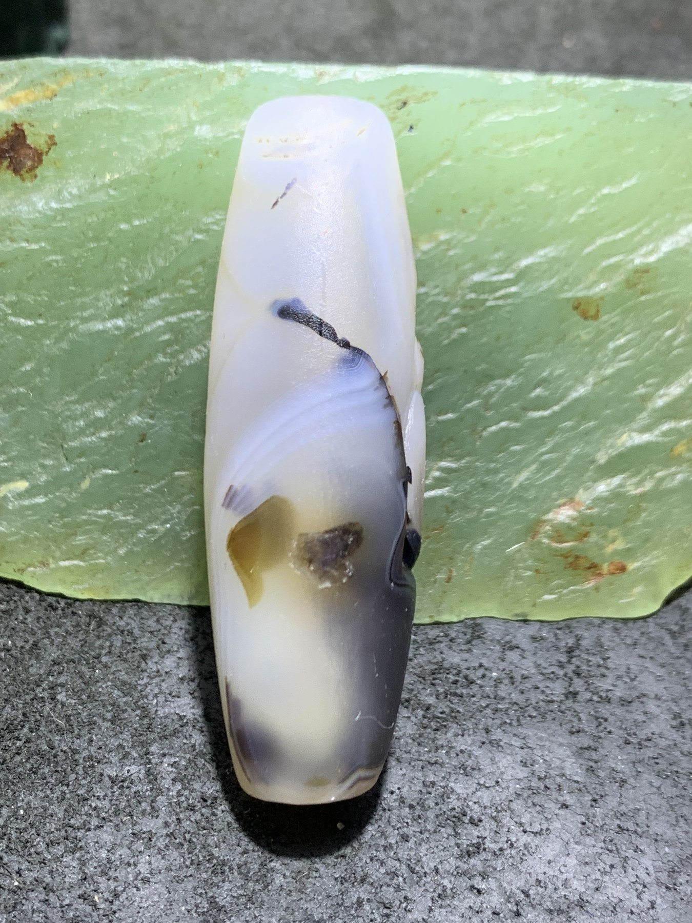 精美高玉化亚光海洋玉髓手工俏色巧雕求仙问道意境大桶珠一个
