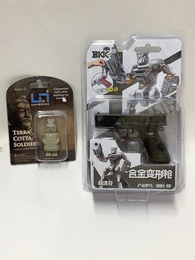 零元拍：可变形格洛克模型，全新无拆，拍到再送原版秦俑小吊卡一枚 - 零元拍：可变形格洛克模型，全新无拆，拍到再送原版秦俑小吊卡一枚