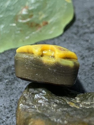 精美亚光战国红玛瑙手工雕刻骷髅教主一体佛头三通一个， 精美亚光战国红玛瑙手工雕刻骷髅教主一体佛头三通一个，