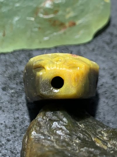 精美亚光战国红玛瑙手工雕刻骷髅教主一体佛头三通一个， 精美亚光战国红玛瑙手工雕刻骷髅教主一体佛头三通一个，