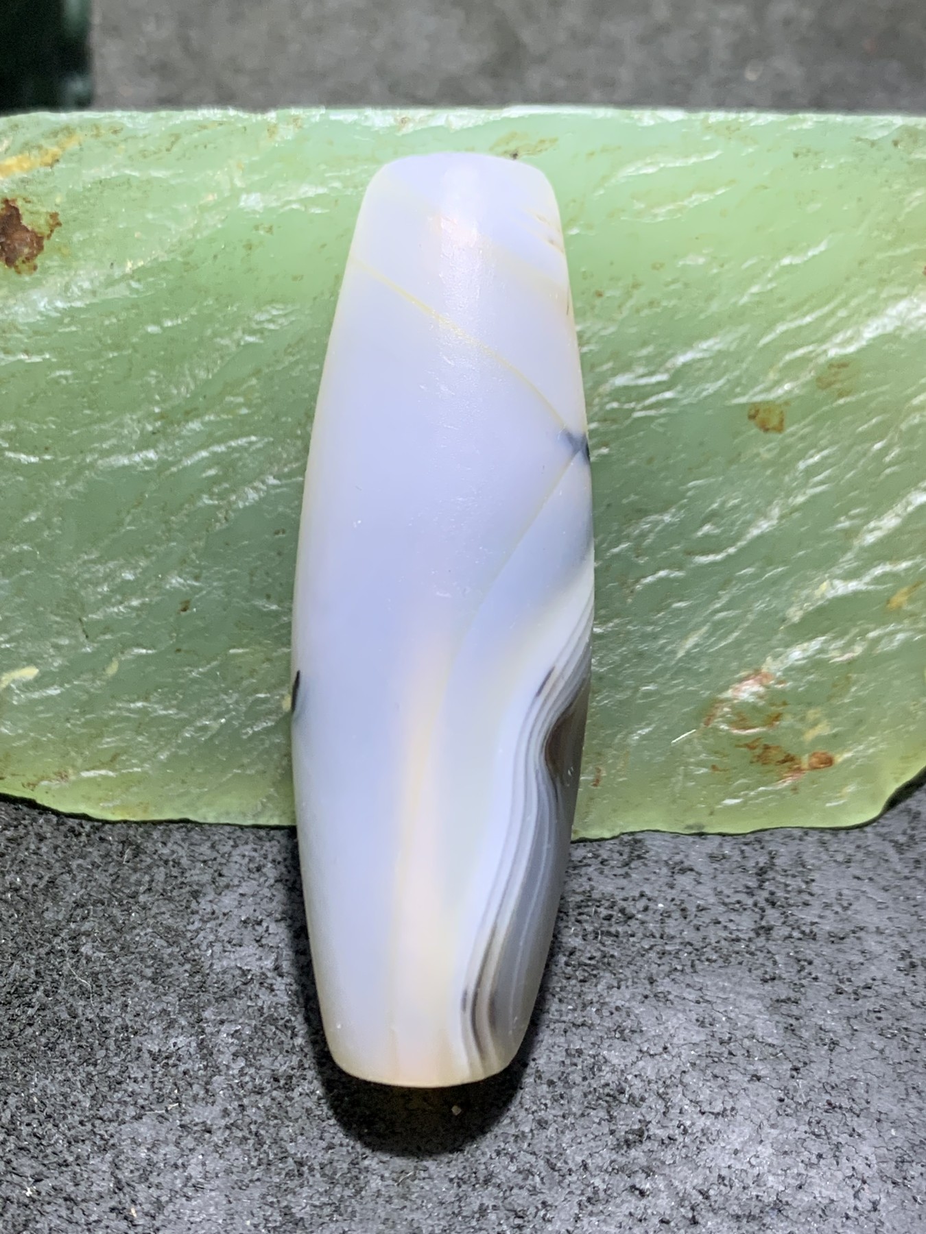 精美高玉化亚光海洋玉髓手工俏色巧雕求仙问道意境大桶珠一个