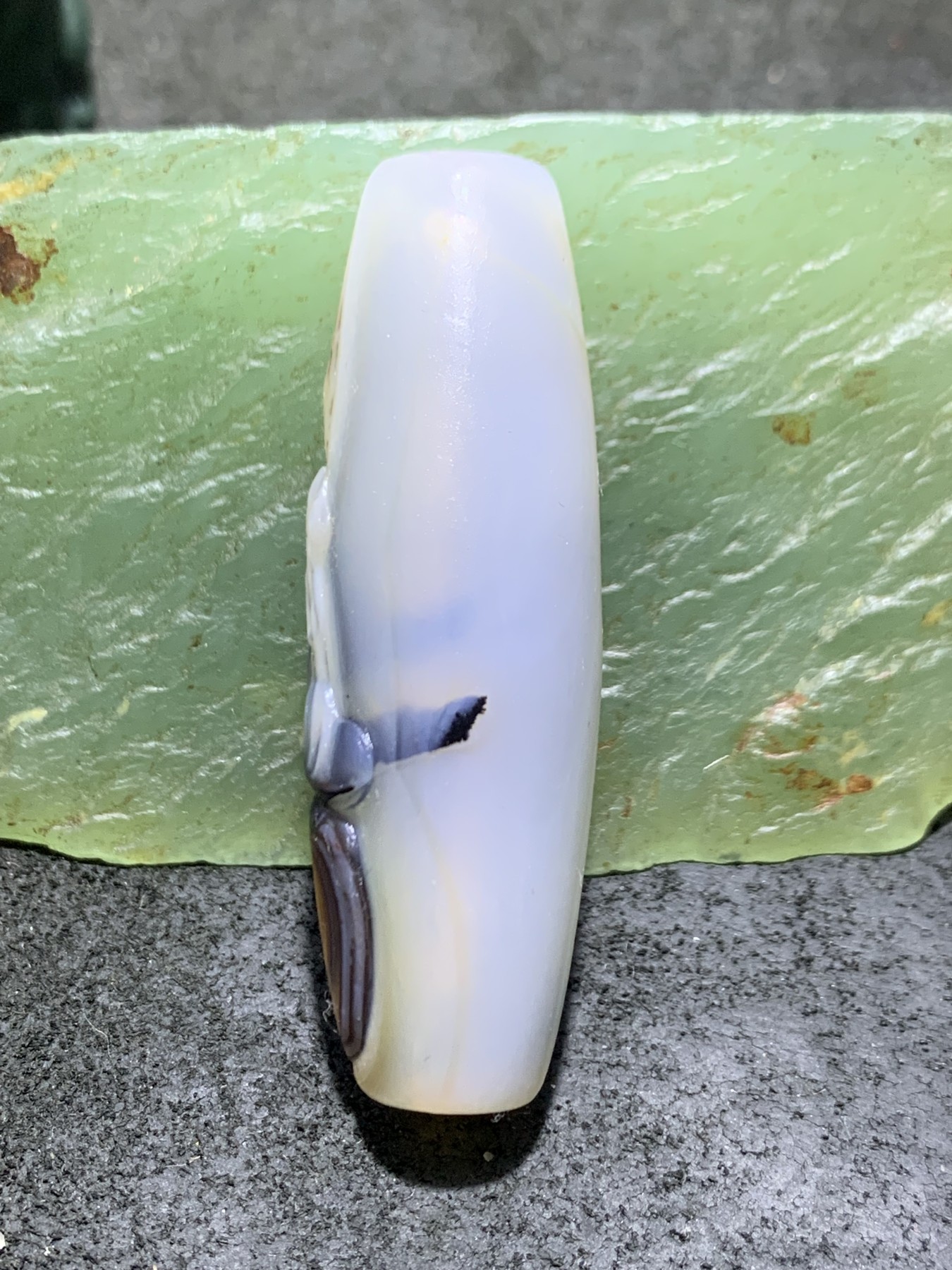 精美高玉化亚光海洋玉髓手工俏色巧雕求仙问道意境大桶珠一个