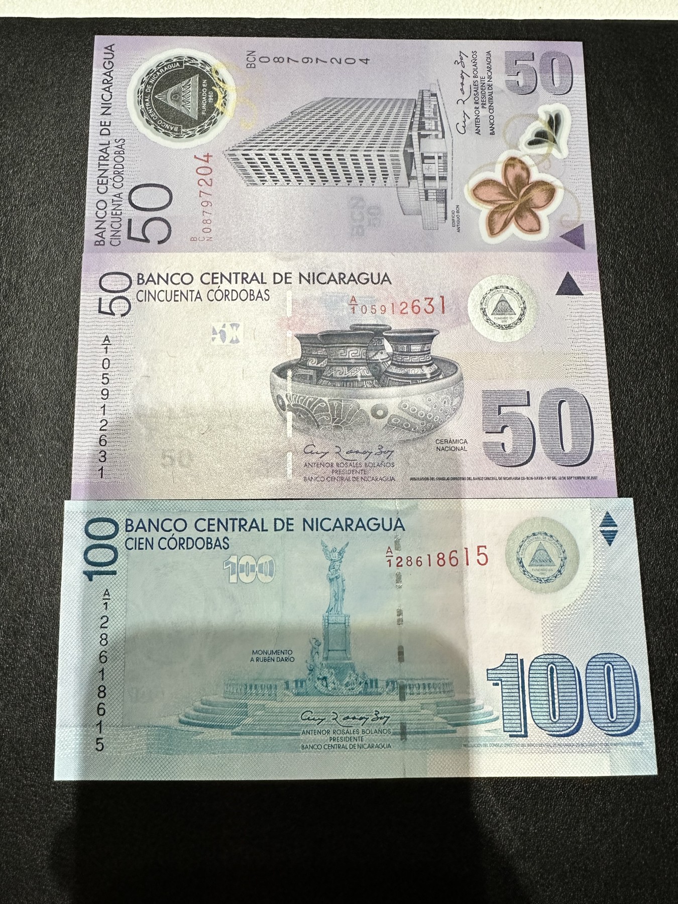 《外钞收藏家》第二百八十四期（连拍第一场） 尼加拉瓜 三张纪念钞 全新UNC