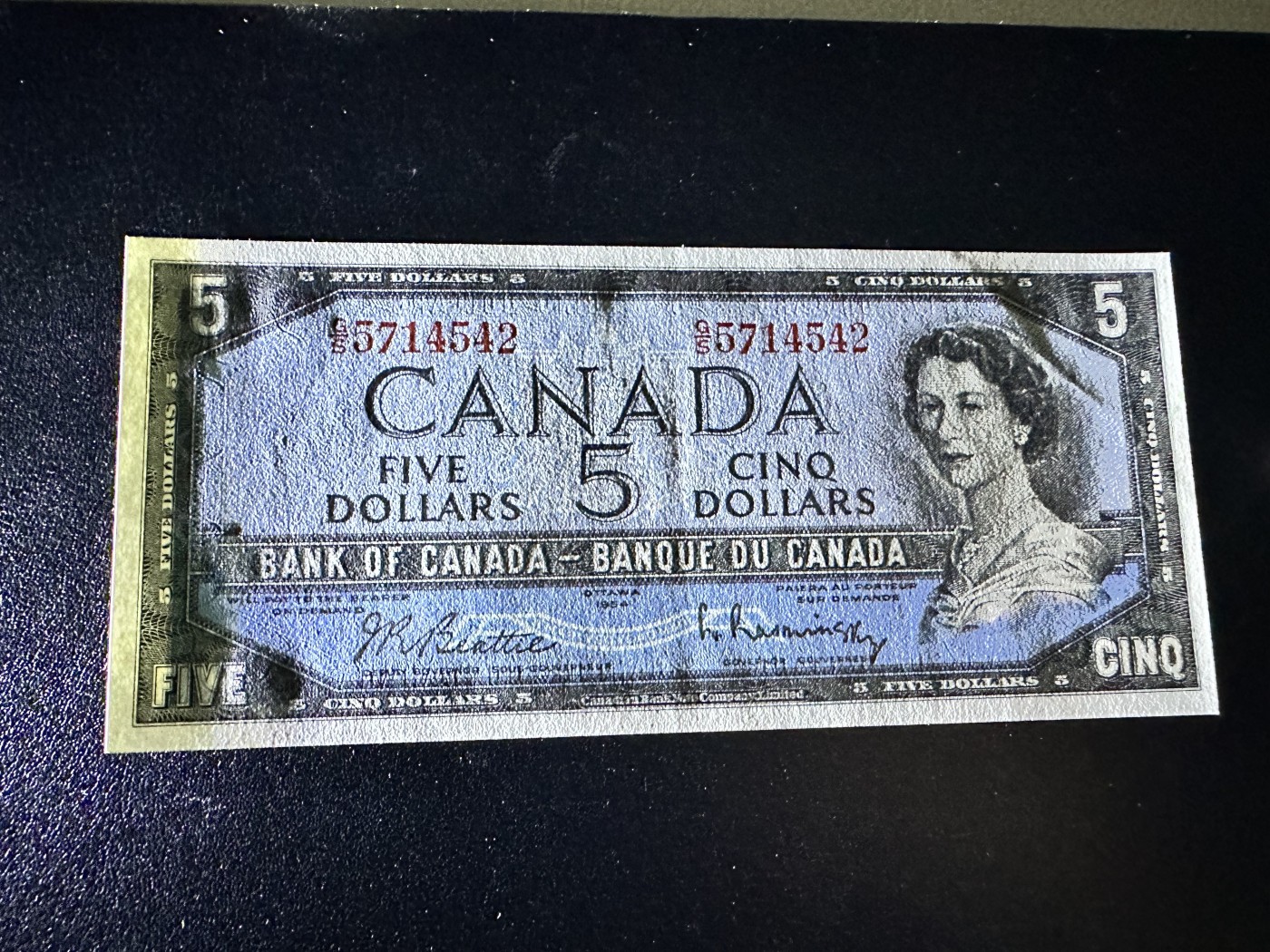 《外钞收藏家》第二百八十四期（连拍第一场） 加拿大风景版5元 近全新 疑似有暗折 不明显