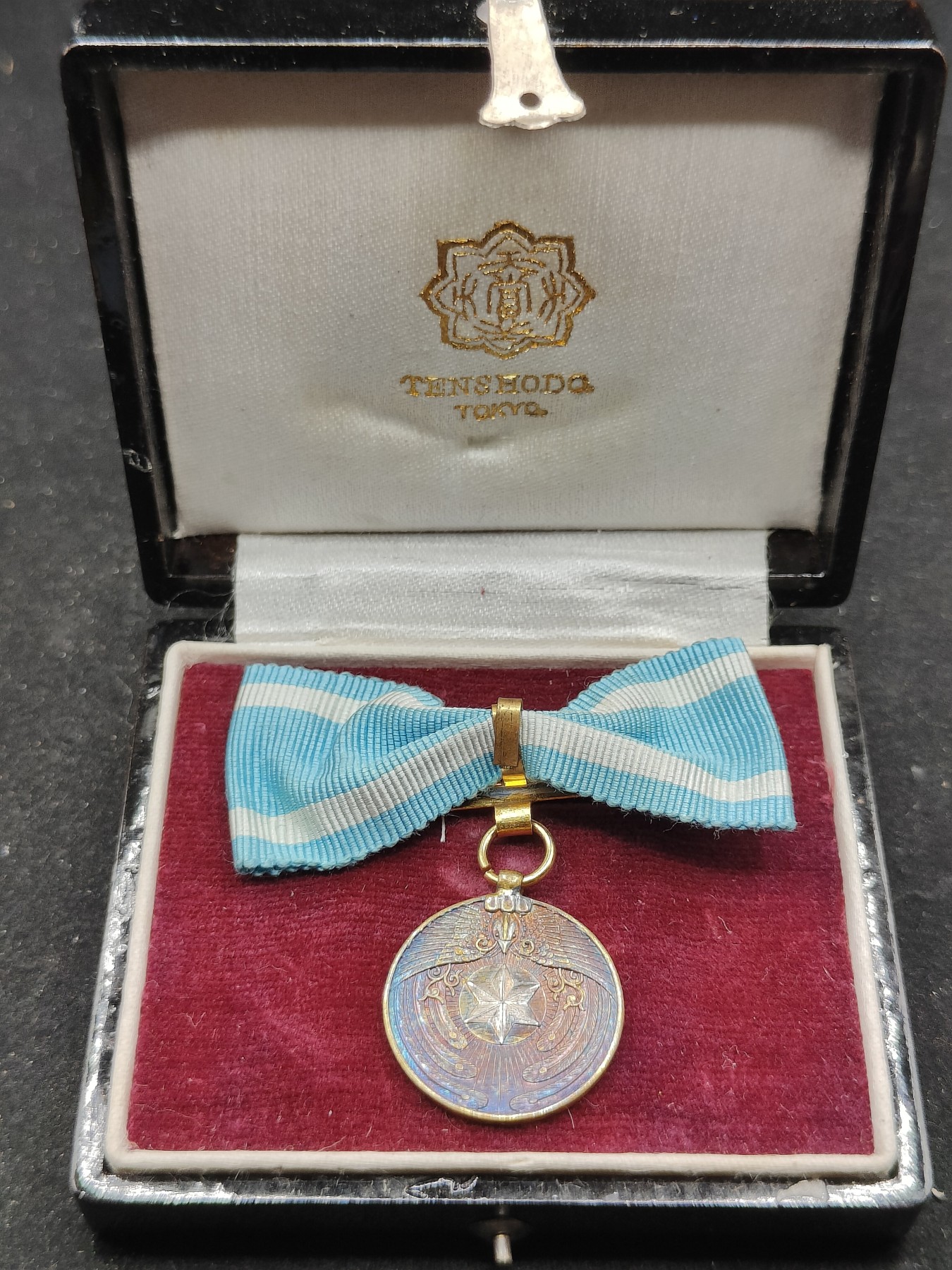 全场0元起拍 第74期 咸鱼国勋章拍卖专场 7月19日（周三）下午6：00开始 漆木盒 帝国军人后援会 特别徽章 纯银镀金