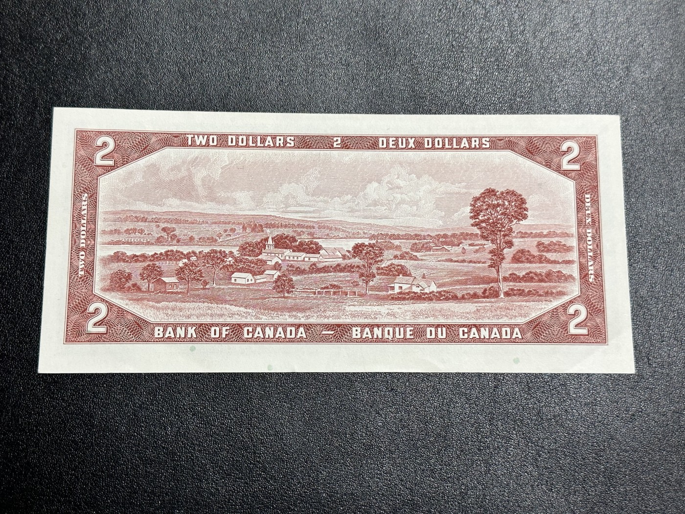 《外钞收藏家》第二百八十四期（连拍第一场） 加拿大风景版2元 近全新 有软折