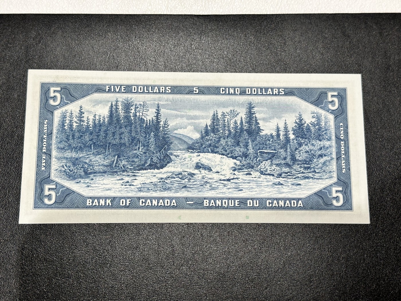 《外钞收藏家》第二百八十四期（连拍第一场） 加拿大风景版5元 近全新 疑似有暗折 不明显