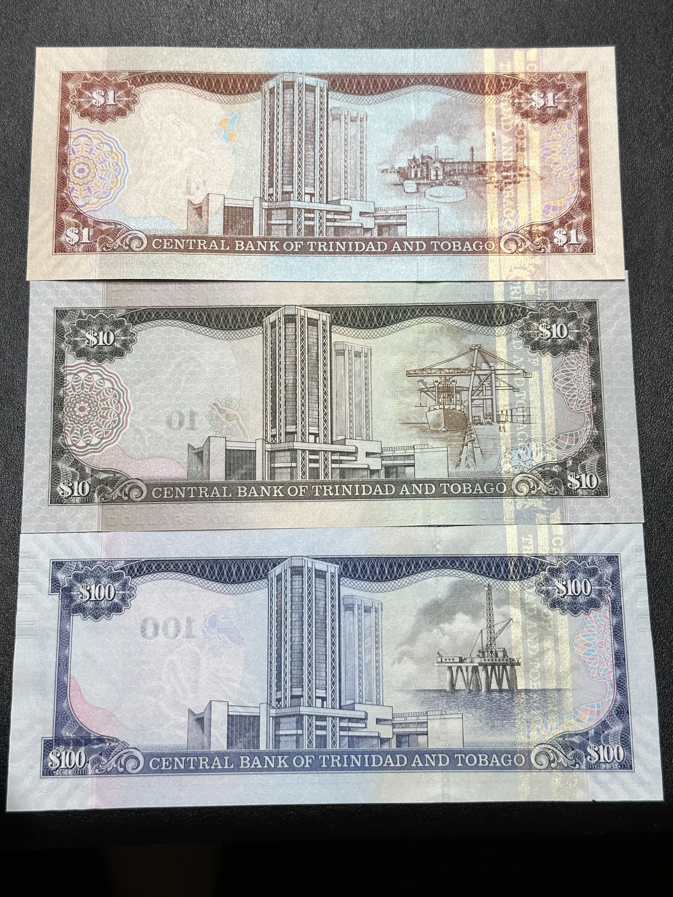 《外钞收藏家》第二百八十四期（连拍第一场） 特立尼达和多巴哥 三张精美纸币一起 全新UNC