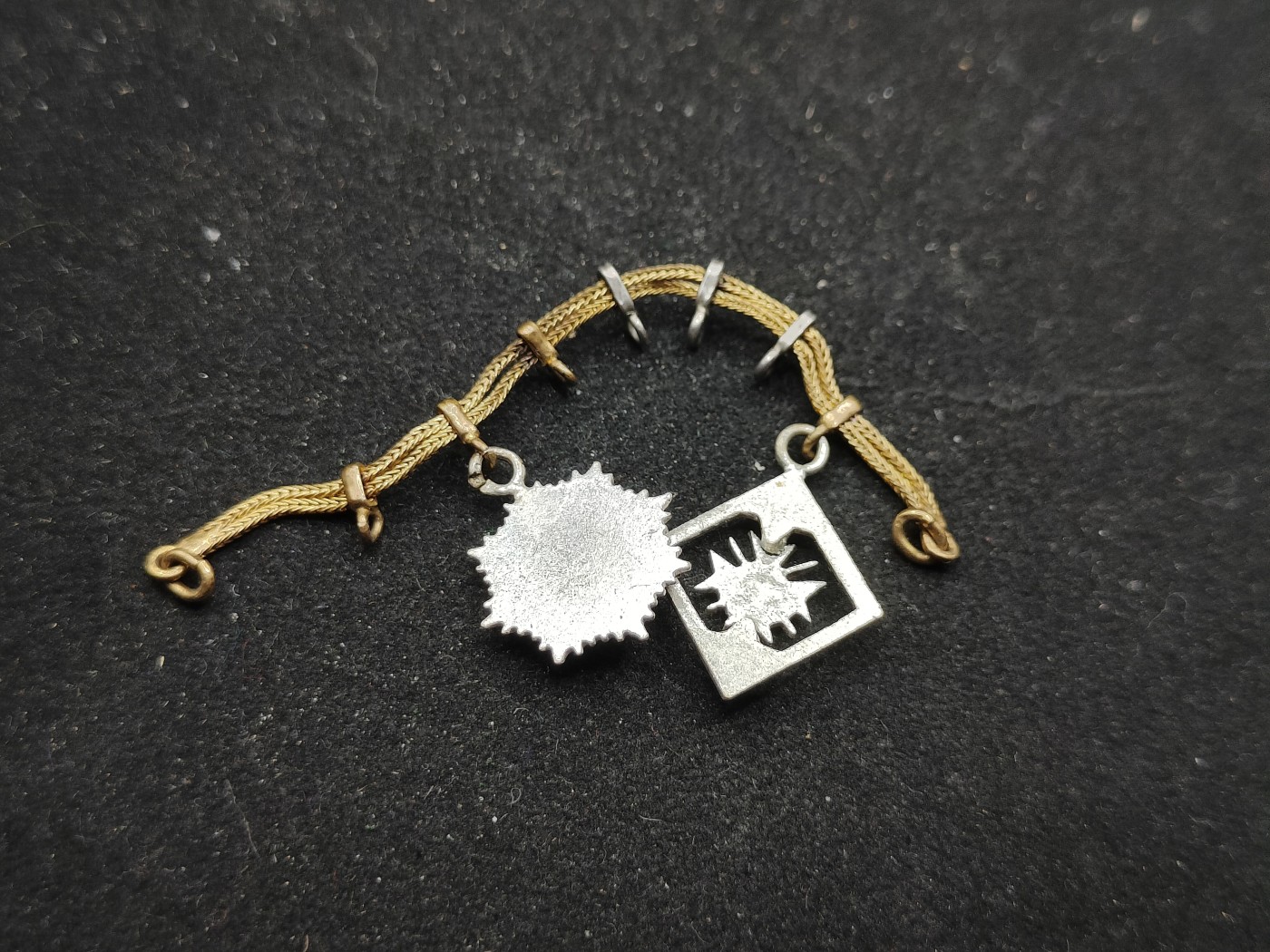 全场0元起拍 第74期 咸鱼国勋章拍卖专场 7月19日（周三）下午6：00开始 57版 德国mini章挂章