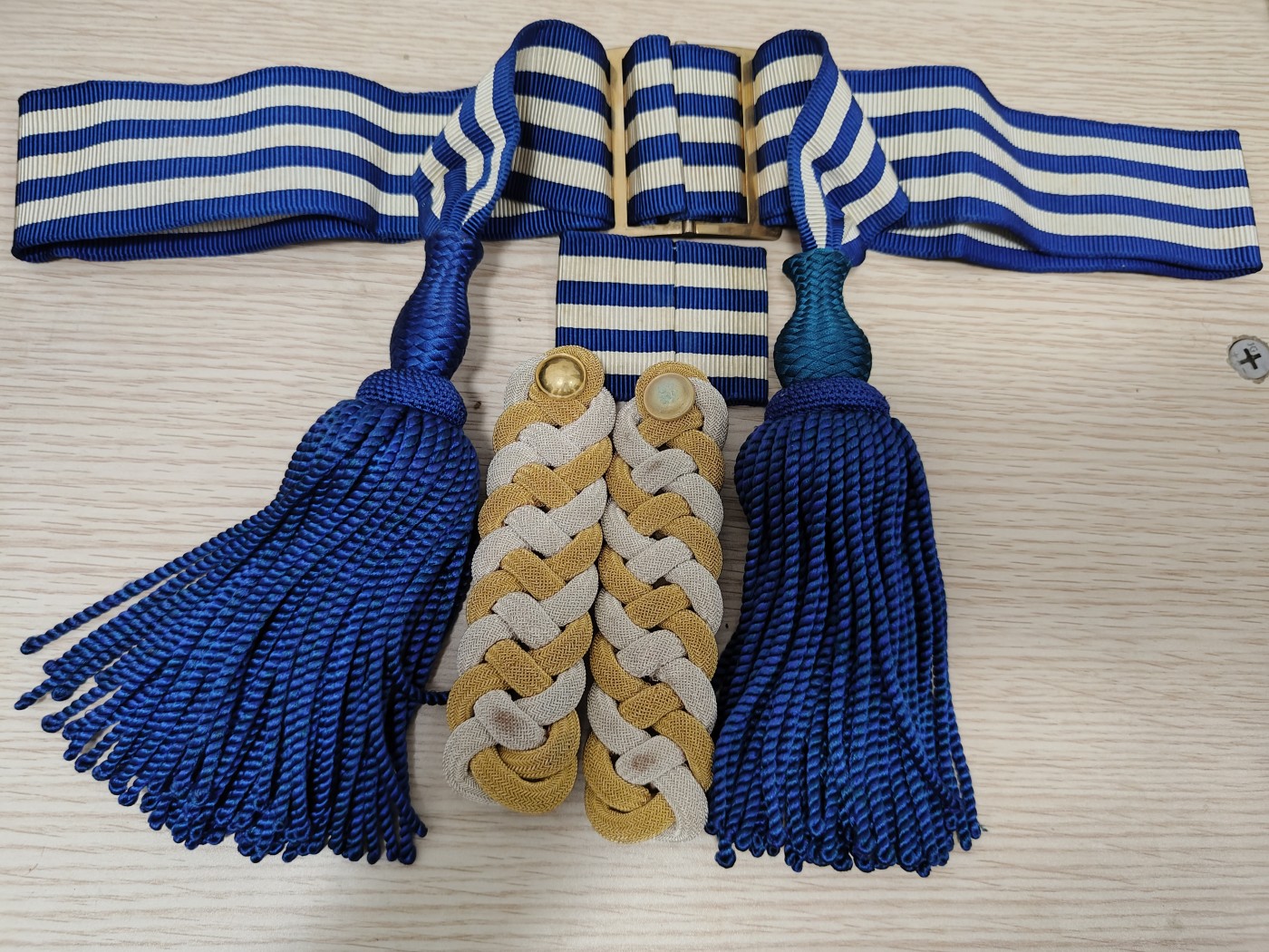 全场0元起拍 第74期 咸鱼国勋章拍卖专场 7月19日（周三）下午6：00开始 日本ww2时期陆军相当官准尉大礼服肩章+饰带一套