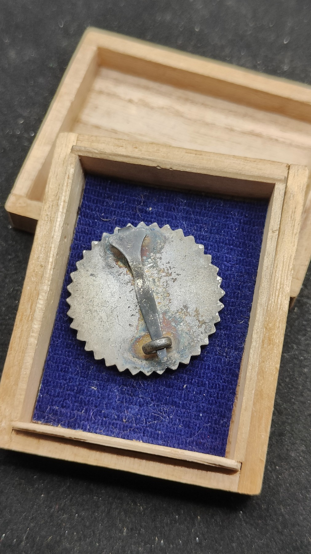 全场0元起拍 第74期 咸鱼国勋章拍卖专场 7月19日（周三）下午6：00开始 日本战前军友会徽章