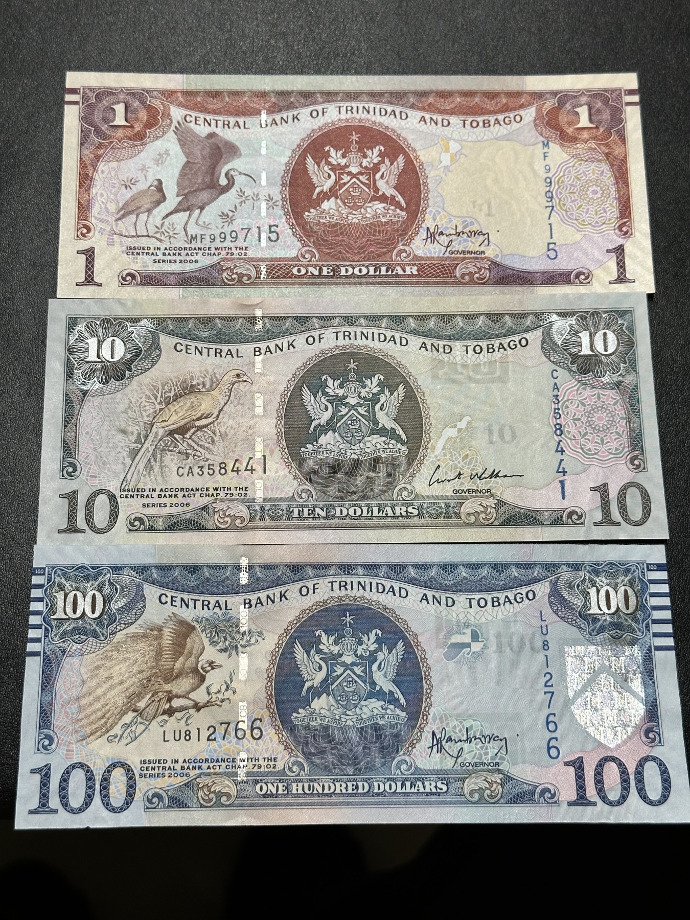 《外钞收藏家》第二百八十四期（连拍第一场） 特立尼达和多巴哥 三张精美纸币一起 全新UNC