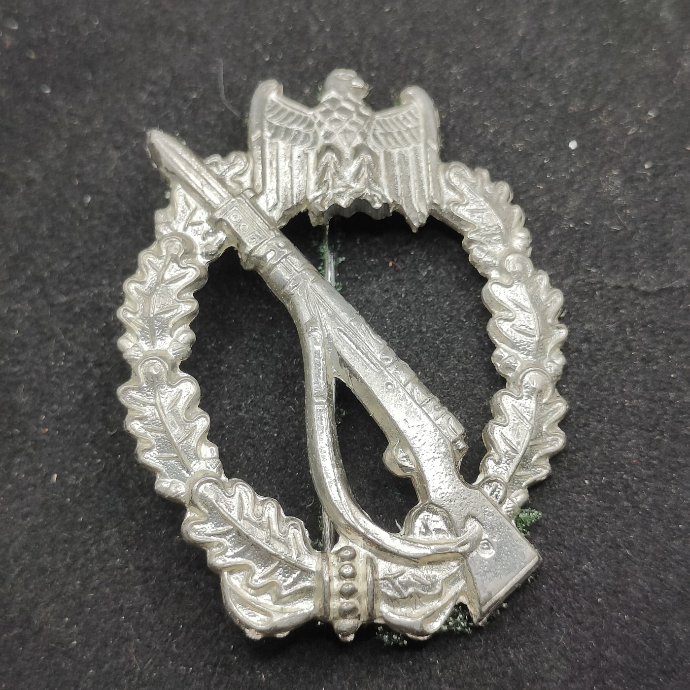 全场0元起拍 第74期 咸鱼国勋章拍卖专场 7月19日（周三）下午6：00开始 57版 德国陆军步兵突击版奖章 带标