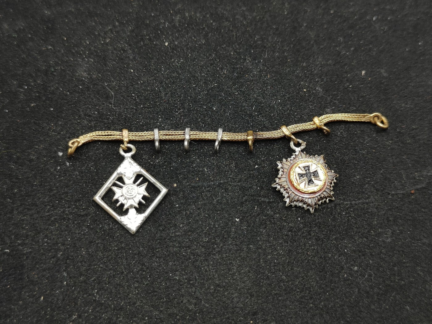 全场0元起拍 第74期 咸鱼国勋章拍卖专场 7月19日（周三）下午6：00开始 57版 德国mini章挂章