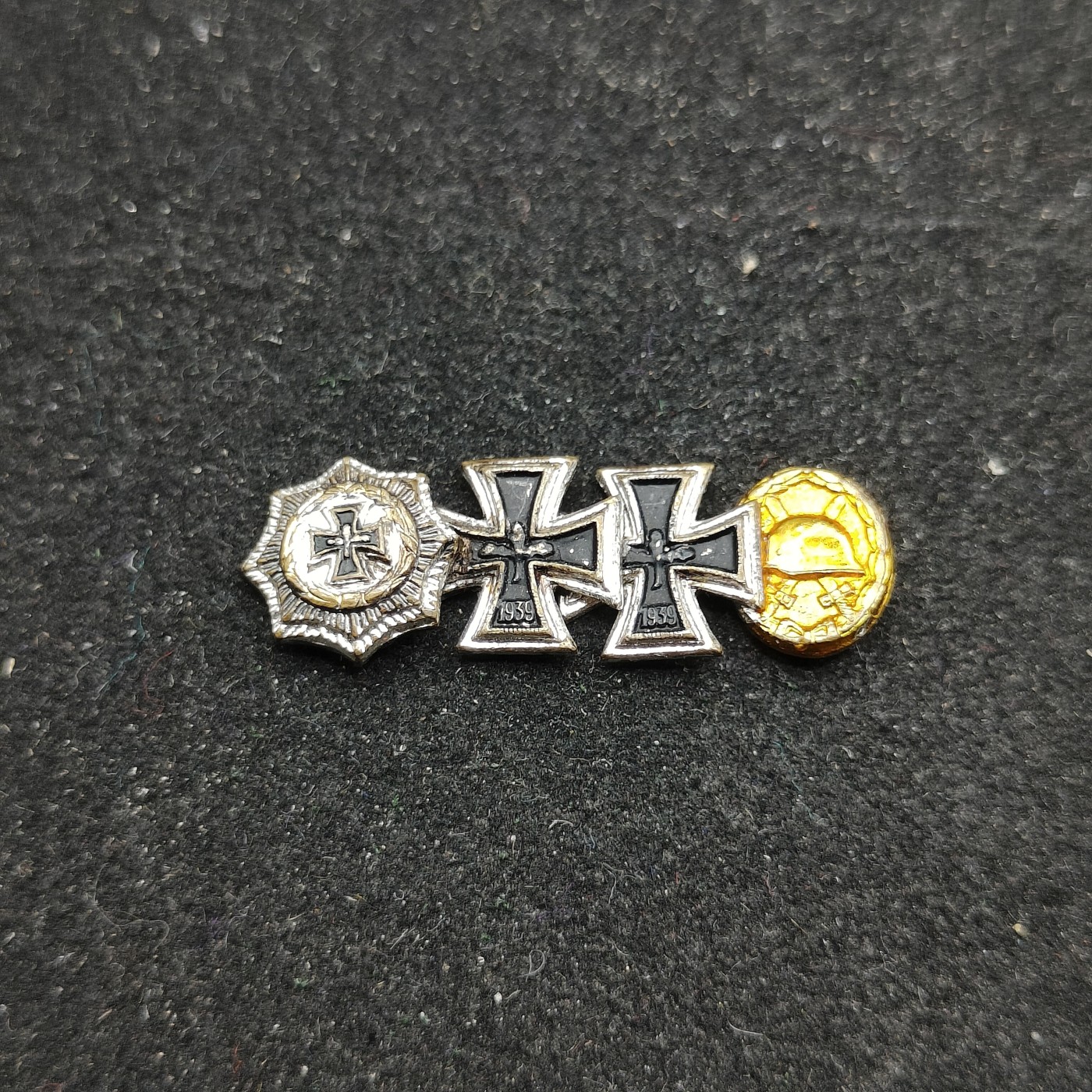 全场0元起拍 第74期 咸鱼国勋章拍卖专场 7月19日（周三）下午6：00开始 57版 德国mini章