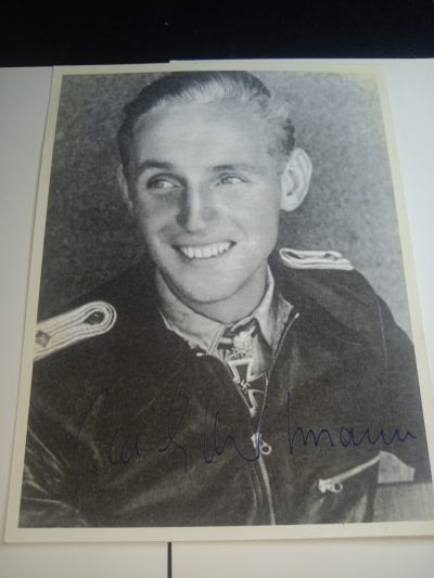 荷兰勋赏制服拍卖第56期（持续上新） - 二战德国王牌飞行员埃里希·阿尔弗雷德·哈特曼战后亲签
