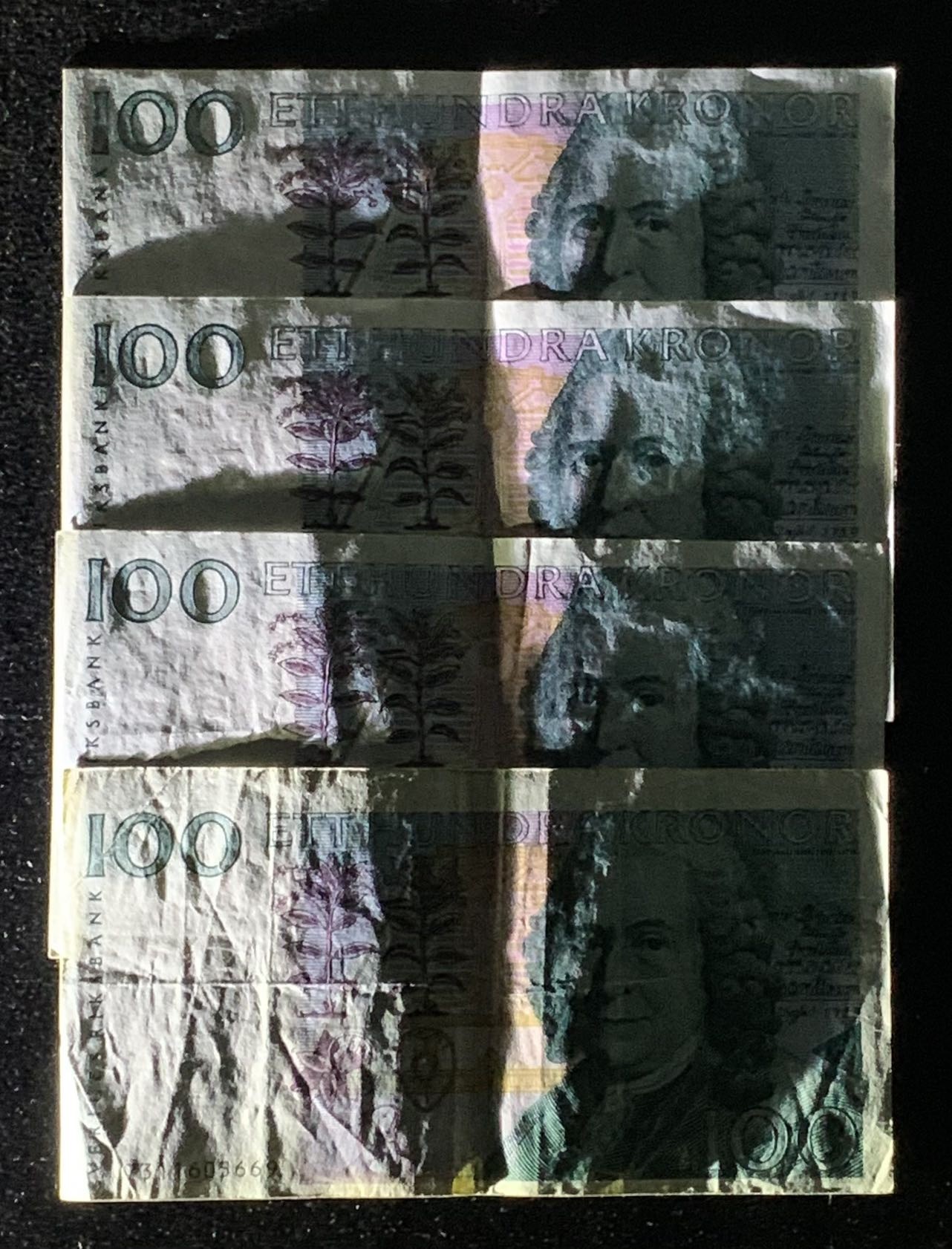 紫瑗钱币——第289期拍卖——纸币场 瑞典 1986年 林奈 100克朗 早期无金属线 4张一起 流通品