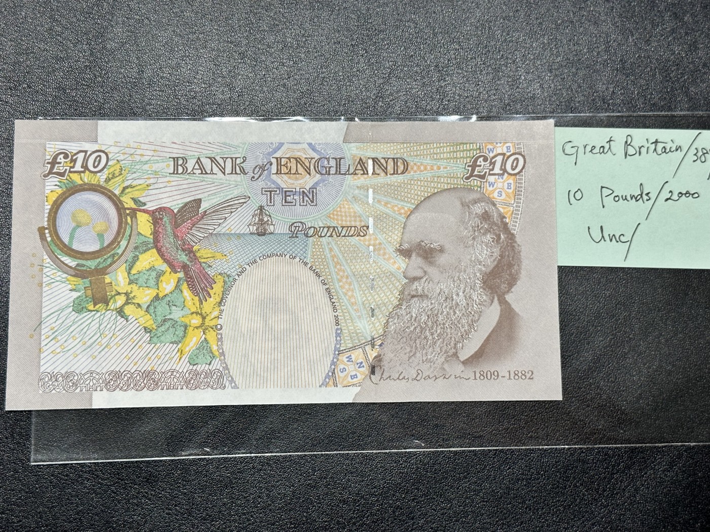 《外钞收藏家》第二百八十五期（连拍第二场）英国及英属专场 英国2000年达尔文10英镑，AH冠 全新 无47