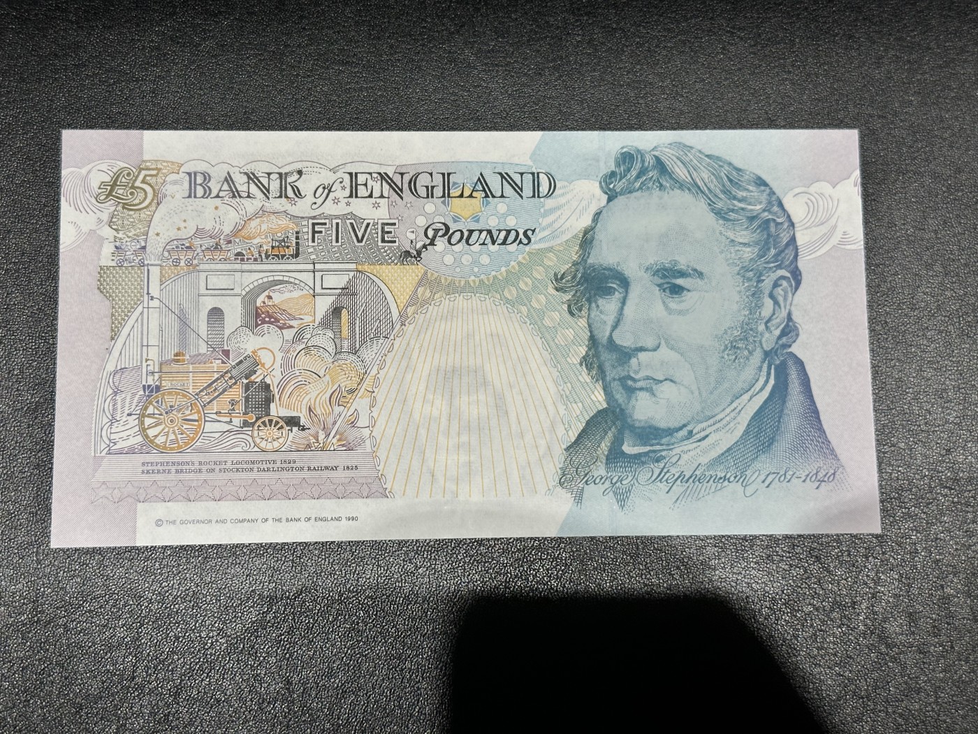 《外钞收藏家》第二百八十五期（连拍第二场）英国及英属专场 英国1990年斯蒂芬森5英镑，EE冠 全新