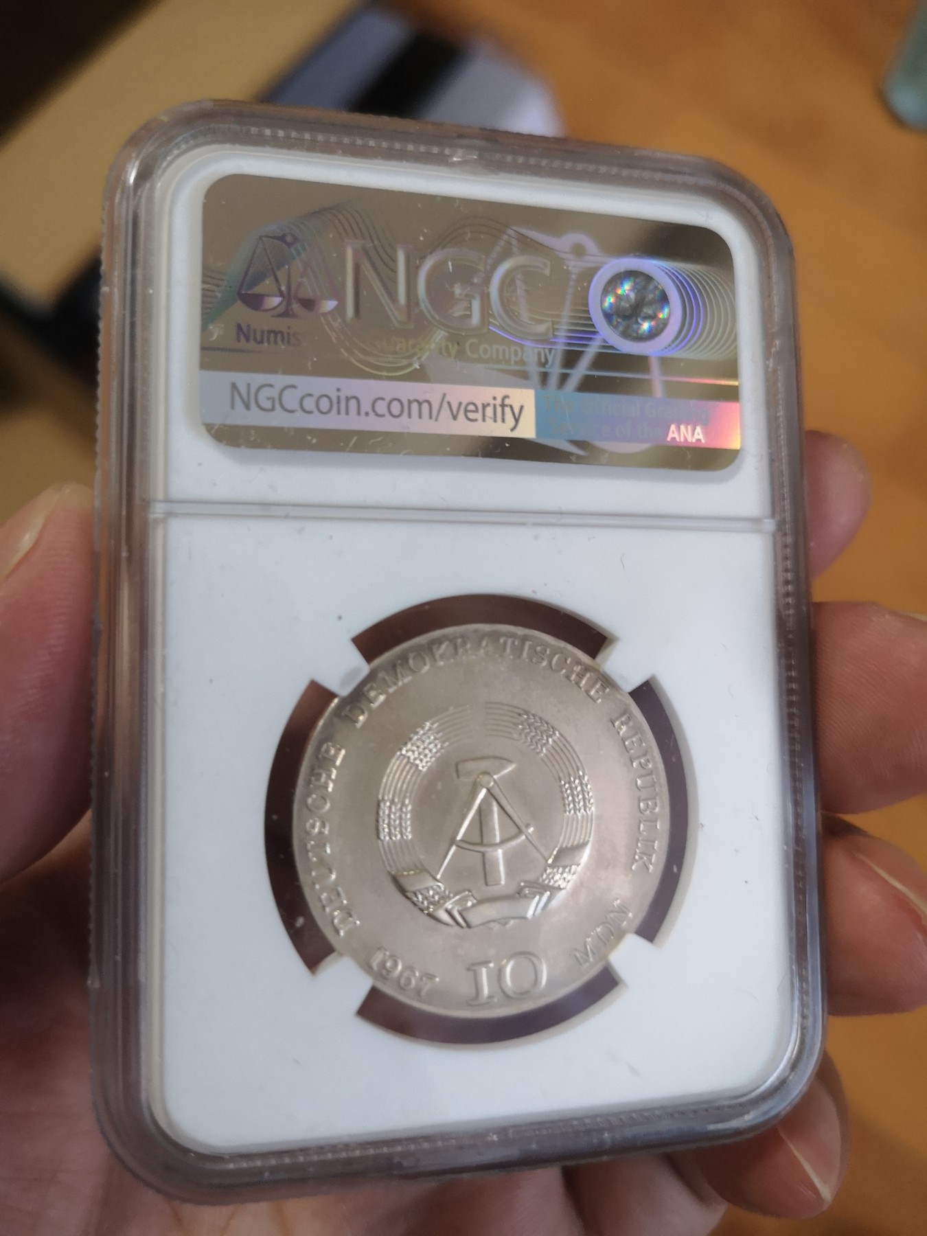 长老汇第17场儿童年评级币 1967东德柯勒惠支10马克银币，NGC MS65
