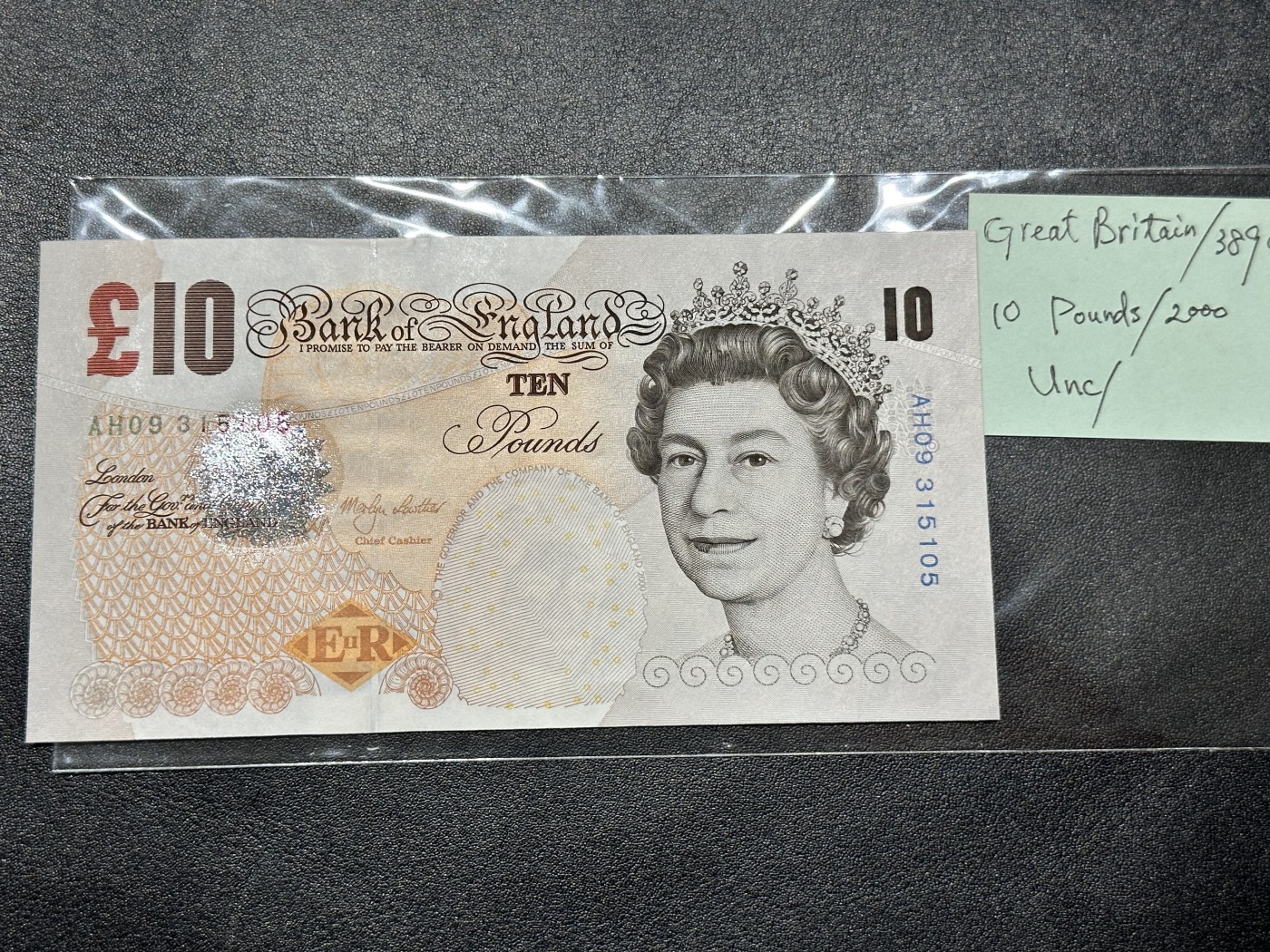 《外钞收藏家》第二百八十五期（连拍第二场）英国及英属专场 英国2000年达尔文10英镑，AH冠 全新 无47