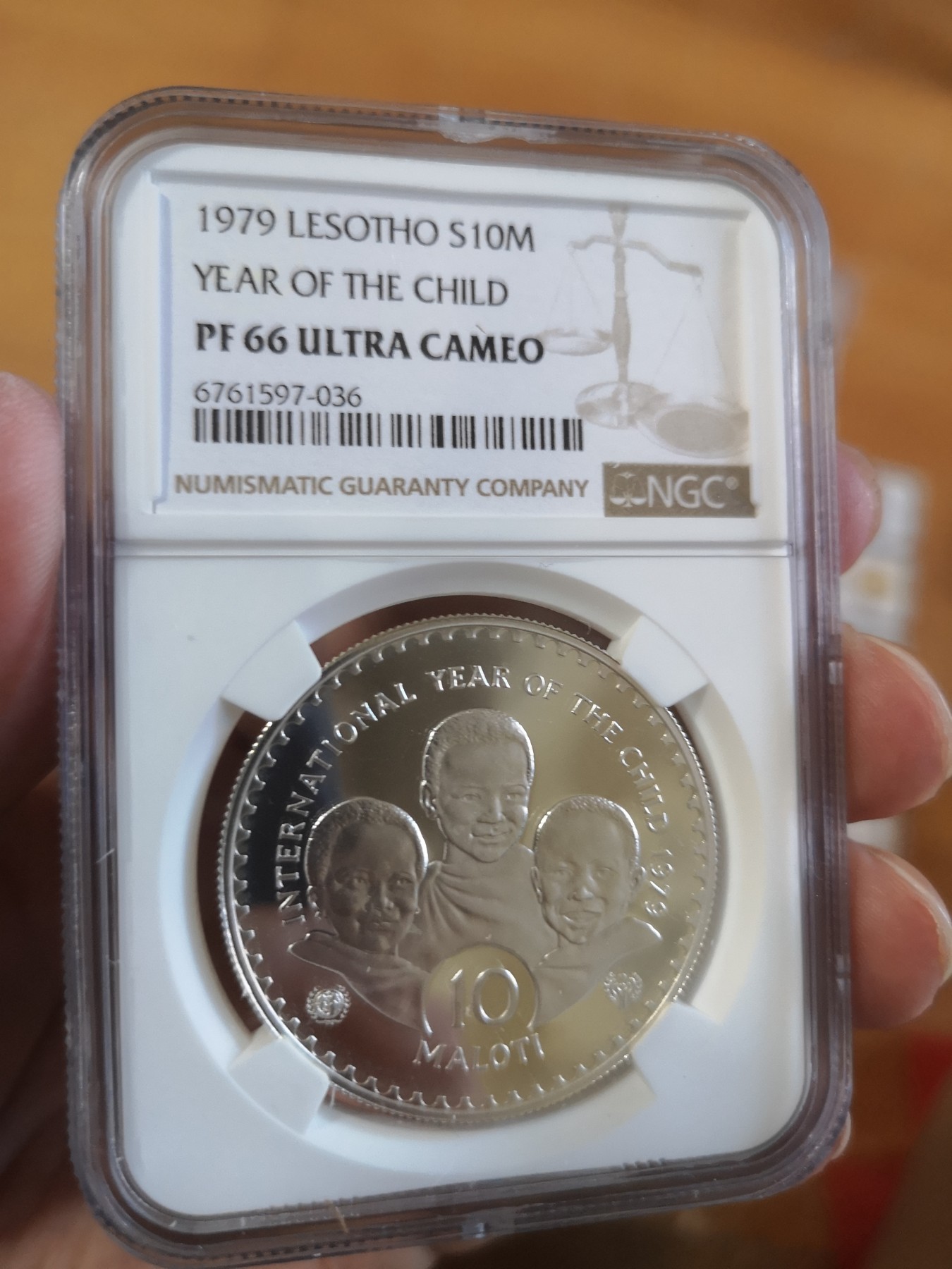 长老汇第17场儿童年评级币 1979莱索托儿童年20M精制银币，NGC PF66UC