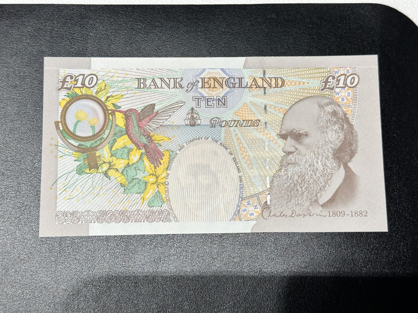 《外钞收藏家》第二百八十五期（连拍第二场）英国及英属专场 英国2000年达尔文10英镑，AJ冠 全新