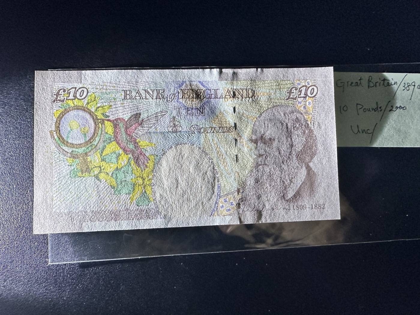 《外钞收藏家》第二百八十五期（连拍第二场）英国及英属专场 英国2000年达尔文10英镑，AH冠 全新 无47