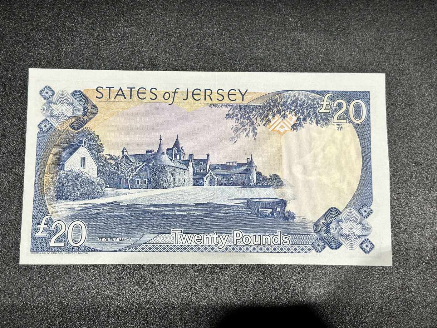 《外钞收藏家》第二百八十五期（连拍第二场）英国及英属专场 泽西岛1989年20镑，BC20号券 全新 超小号