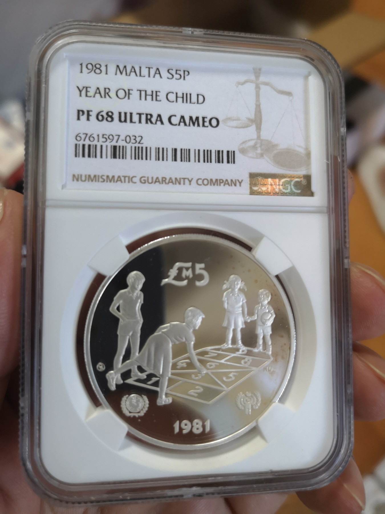 长老汇第17场儿童年评级币 1981马耳他儿童年20R精制银币，NGC PF68UC