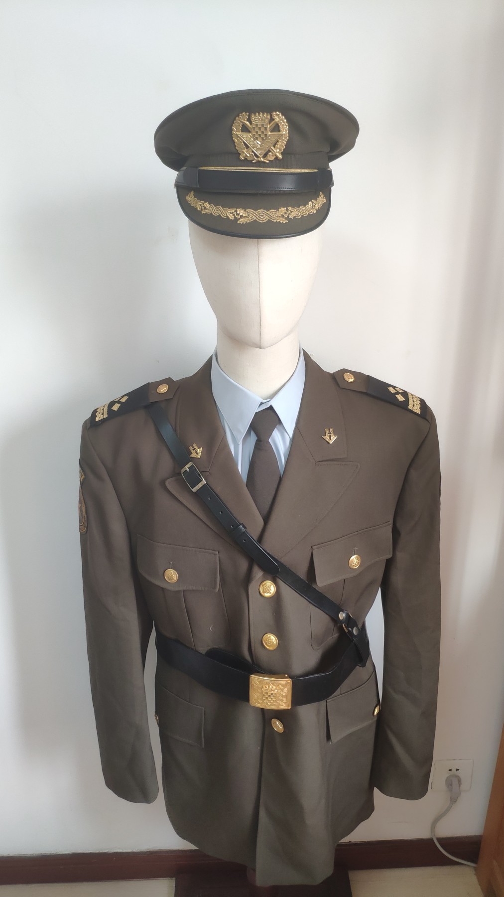 第二场拍卖 克罗地亚陆军常服一套
