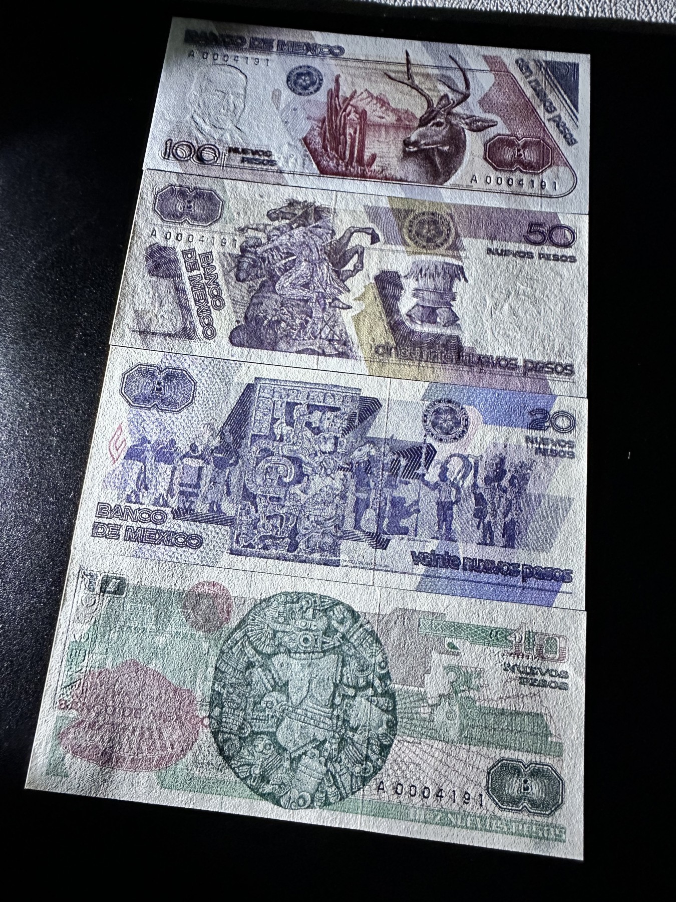 《外钞收藏家》第二百八十六期（连拍第三场） 全新1992年 墨西哥10-100 比索 四张珍藏版---A冠全同四位小号 