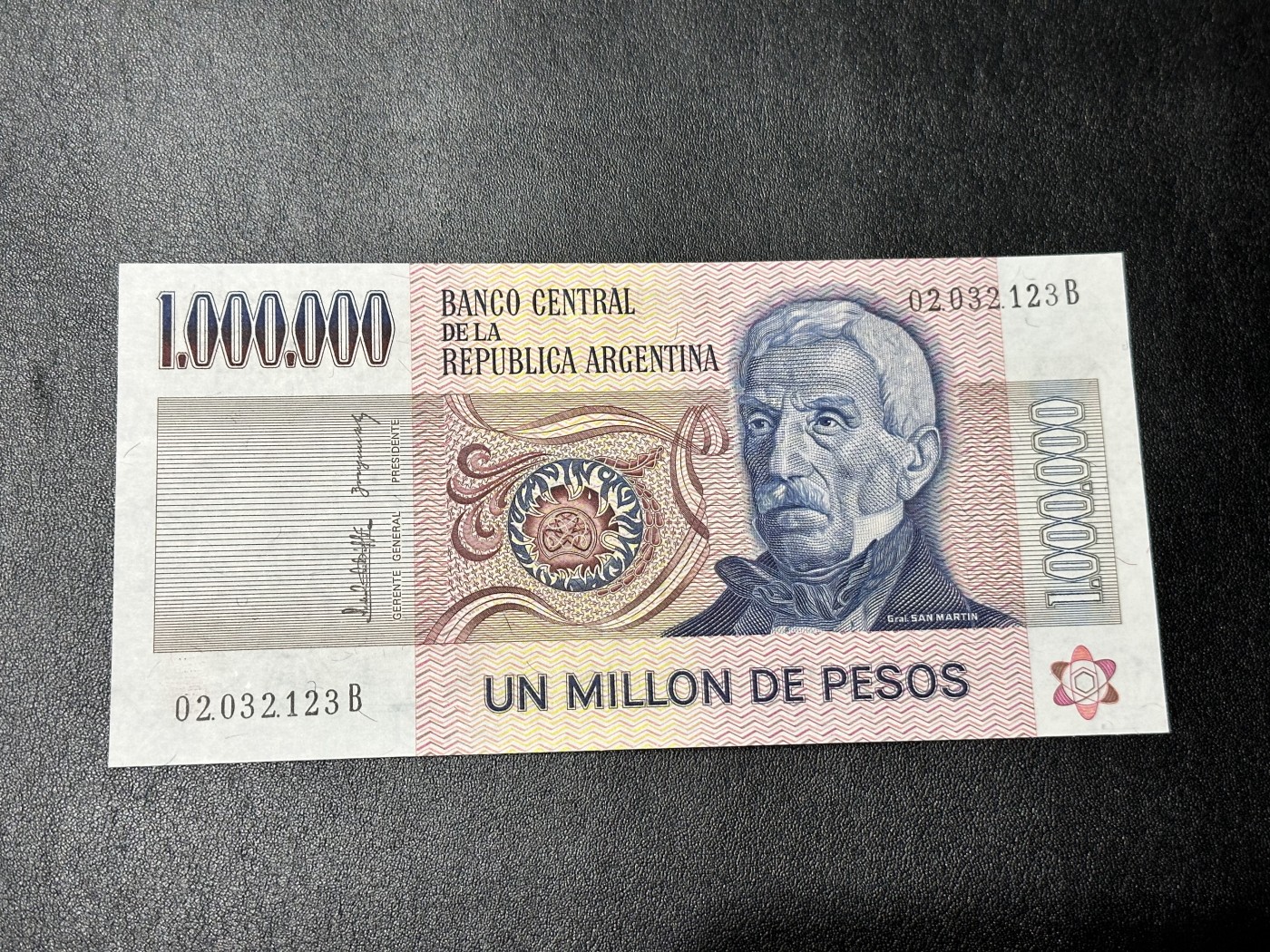 《外钞收藏家》第二百八十六期（连拍第三场） 阿根廷 1000000比索纸币 P310 全新