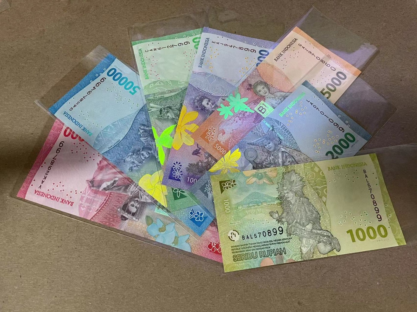 【Blue Auction】✨世界纸币精拍第347期——周日畅拍场【精】 【一组7张】印尼 1000-10万卢比 全新UNC （10万的角不尖）