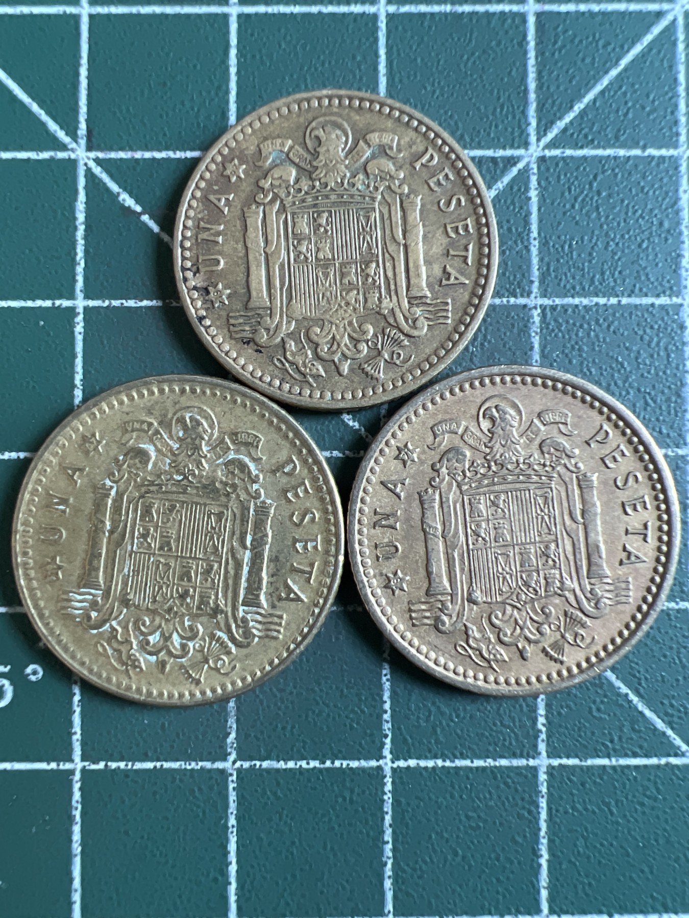 泡泡堂第363期  硬币专场 （无押金，捡漏，全场20包邮，偏远地区除外，接收代拍业务） 西班牙1比塞塔三枚