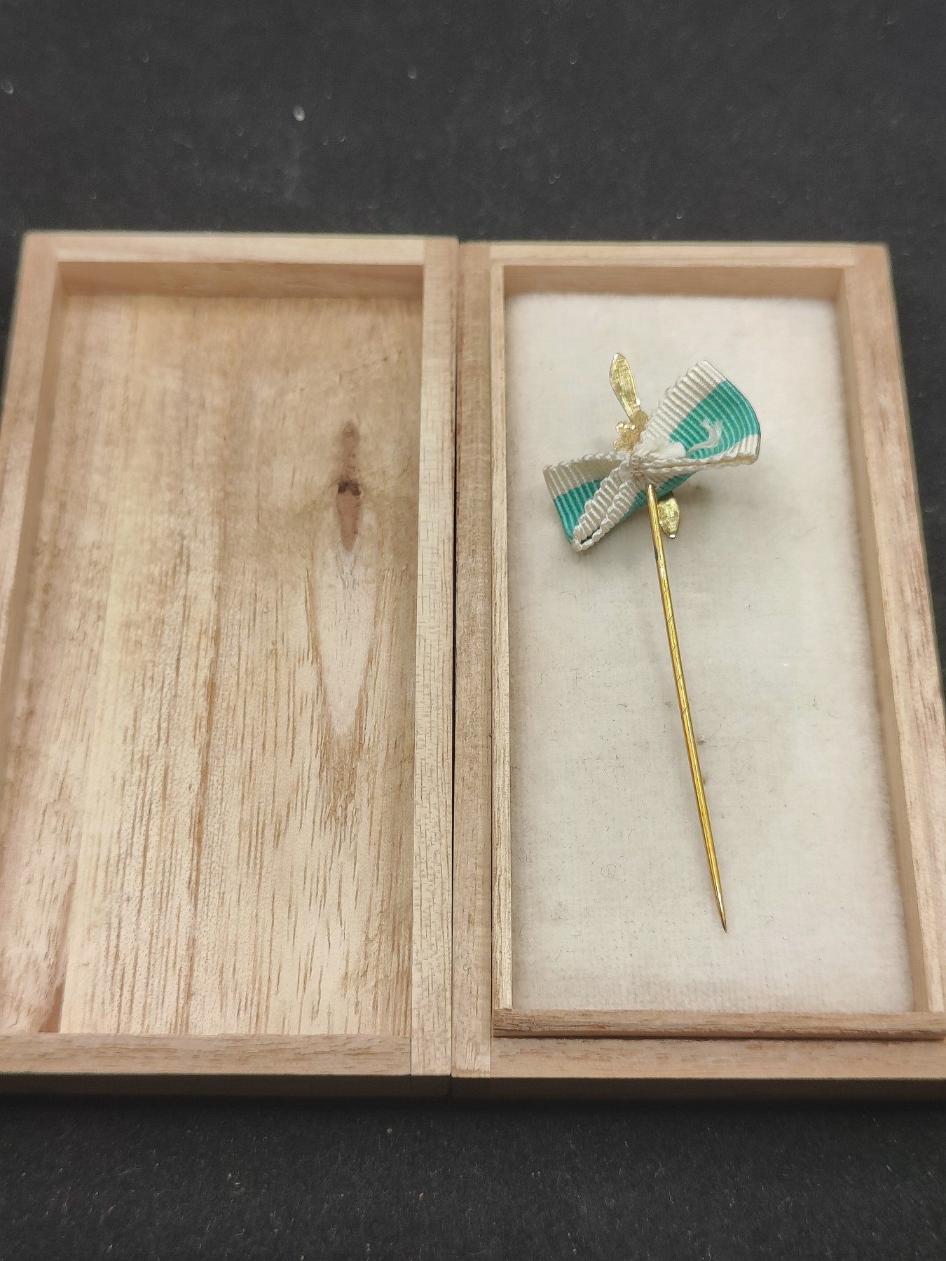 全场0元起拍 第75期 咸鱼国勋章拍卖专场 7月23日（周日）下午6：00开始 日本ww2帝国飞行协会会员章