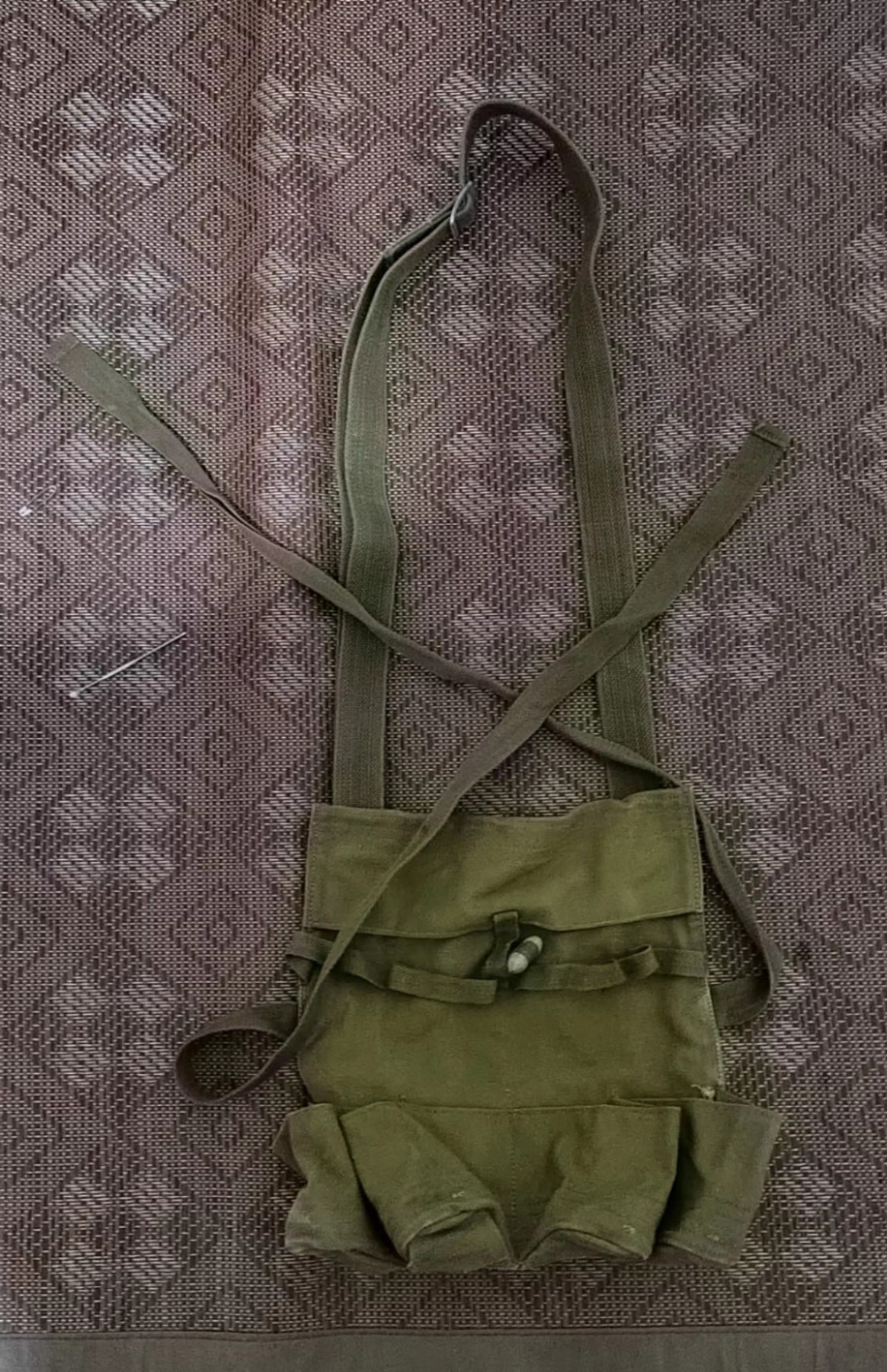 第二场拍卖 60年代手榴弹袋一个（代拍一号）