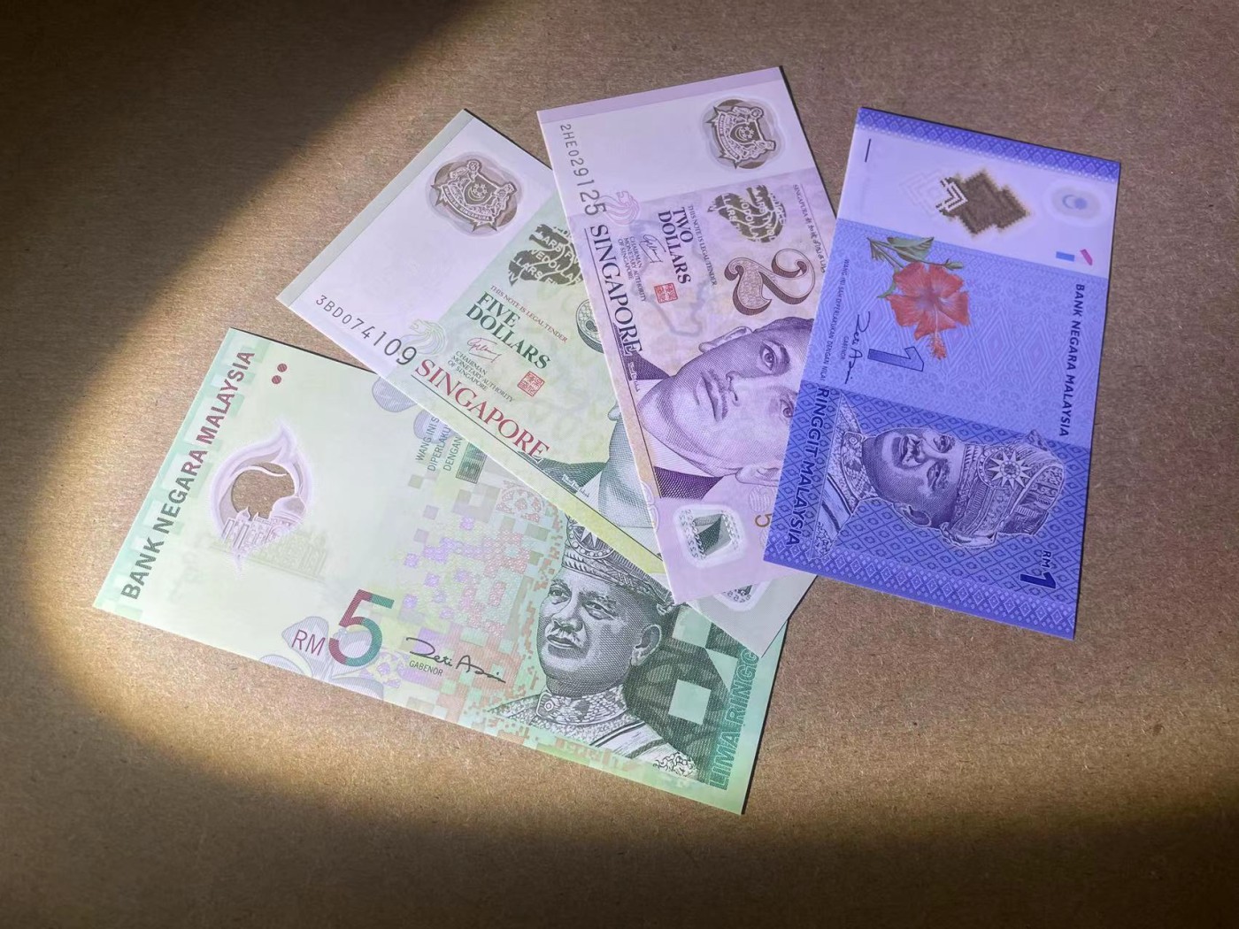 【Blue Auction】✨世界纸币精拍第347期——周日畅拍场【精】 【一组4张】马来西亚、新加坡塑料钞一组 全新UNC